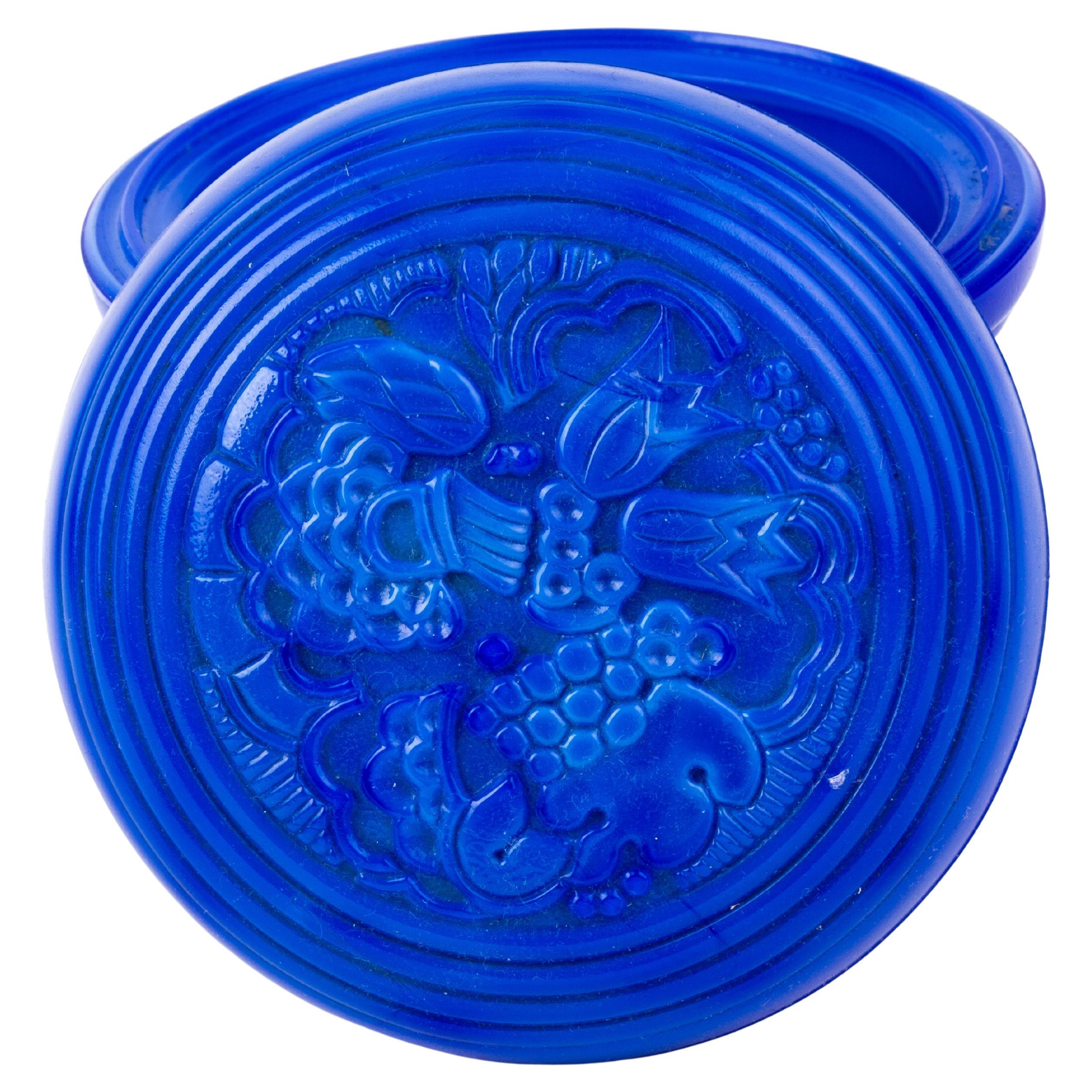 Boîte à couvercle Art Déco de Bohème en verre bleu en relief 