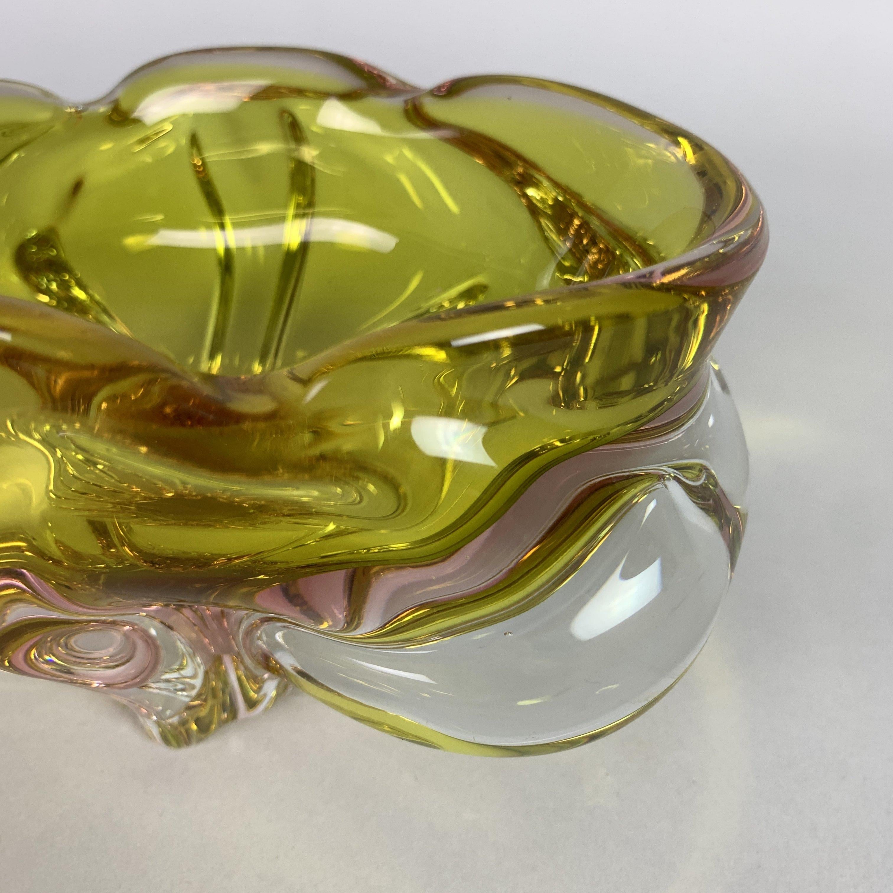 Bohemian Art Glass Bowl/Ashtray by Josef Hospodka, 1960's For Sale 2