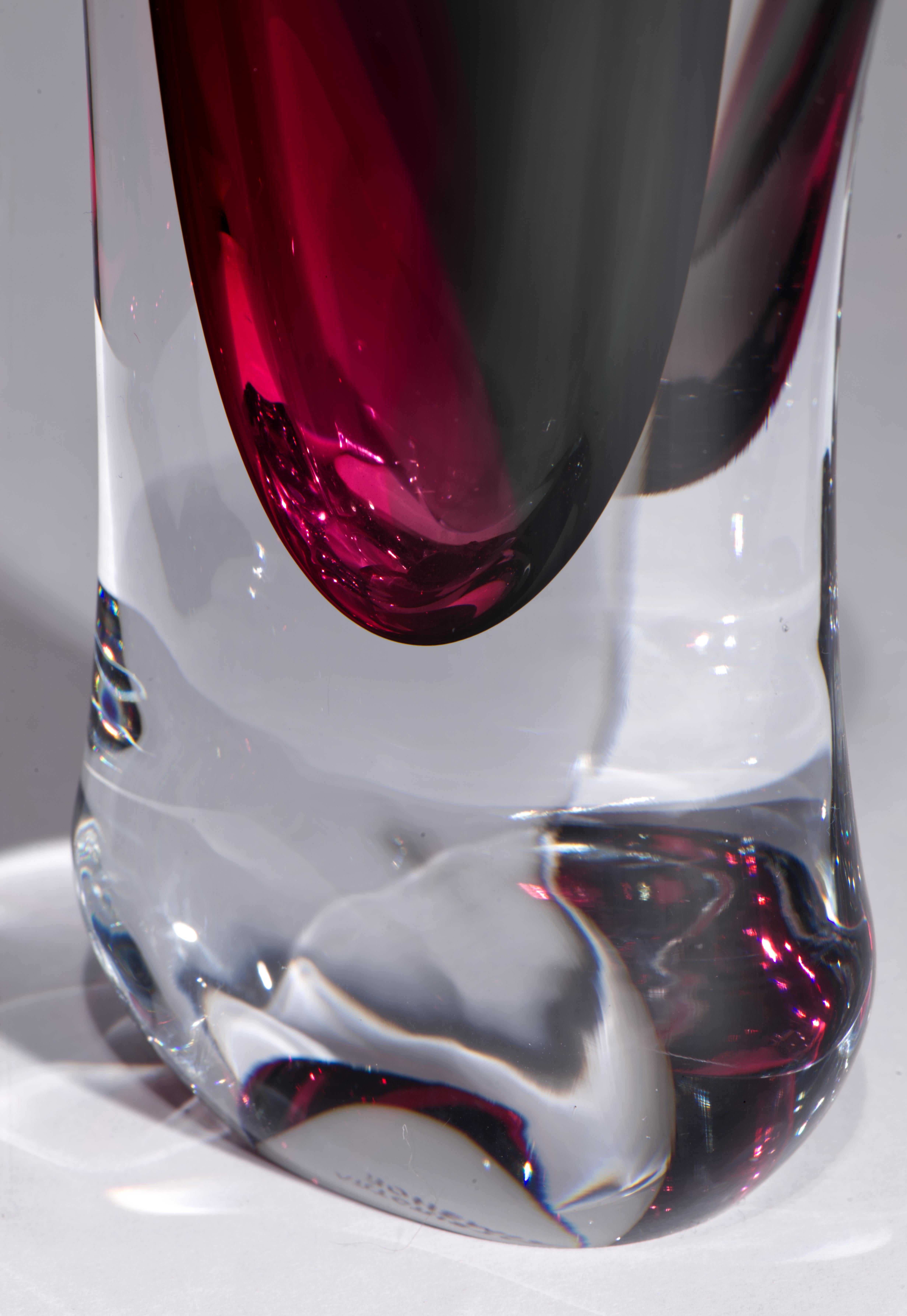 Vase à bourgeons Sommerso en verre d'art de Bohème, rouge et bleu sarcelle Bon état - En vente à Clifton Springs, NY