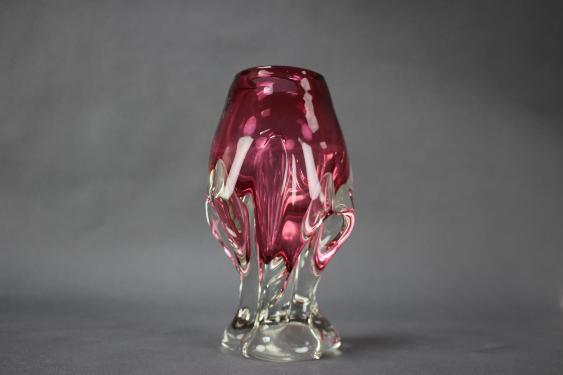 Mid-Century Modern Vase en verre d'art bohème de Josef Hospodka, Tchécoslovaquie, années 1960 en vente
