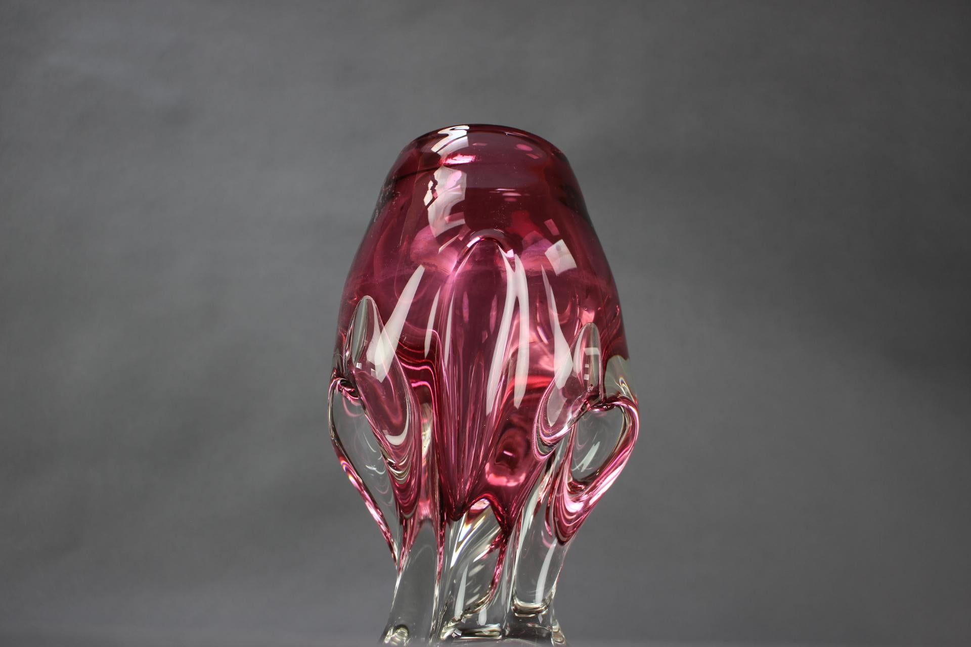 Tchèque Vase en verre d'art bohème de Josef Hospodka, Tchécoslovaquie, années 1960 en vente