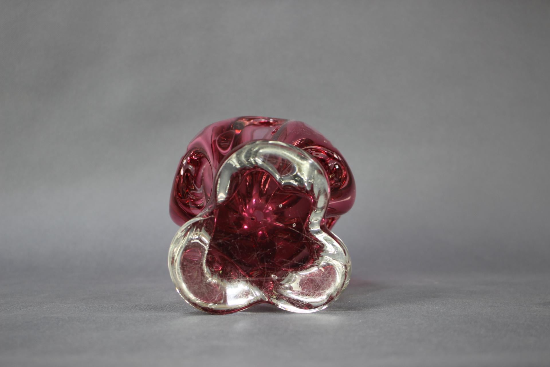 Verre d'art Vase en verre d'art bohème de Josef Hospodka, Tchécoslovaquie, années 1960 en vente