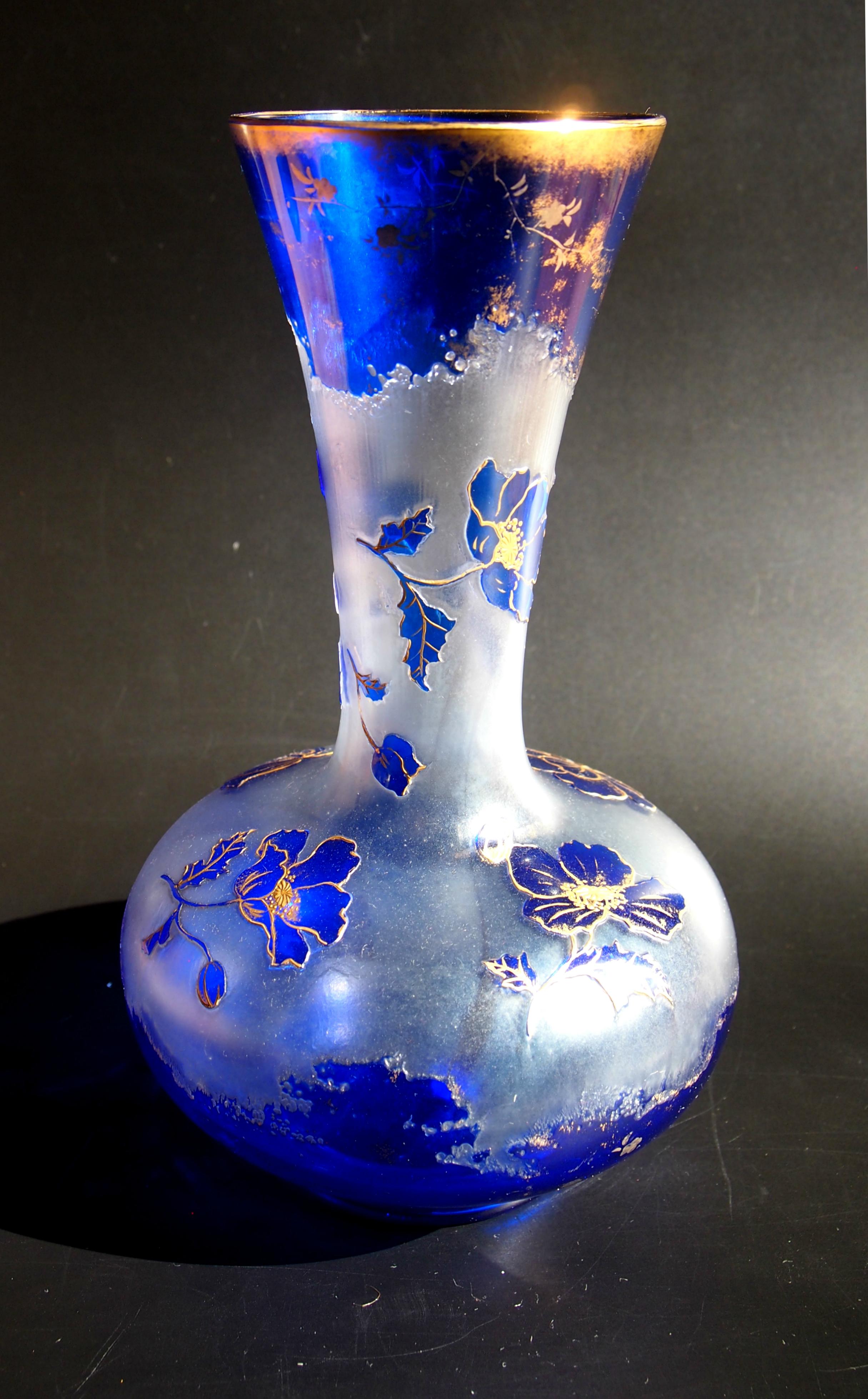 Early 20th Century Bohemian Art Nouveau Harrach Blue to Clear Cameo Glass Vase, 1900