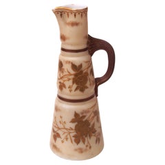 Caraffa classica in crema e dorata di Harrach in stile Art Nouveau boemo, 1880