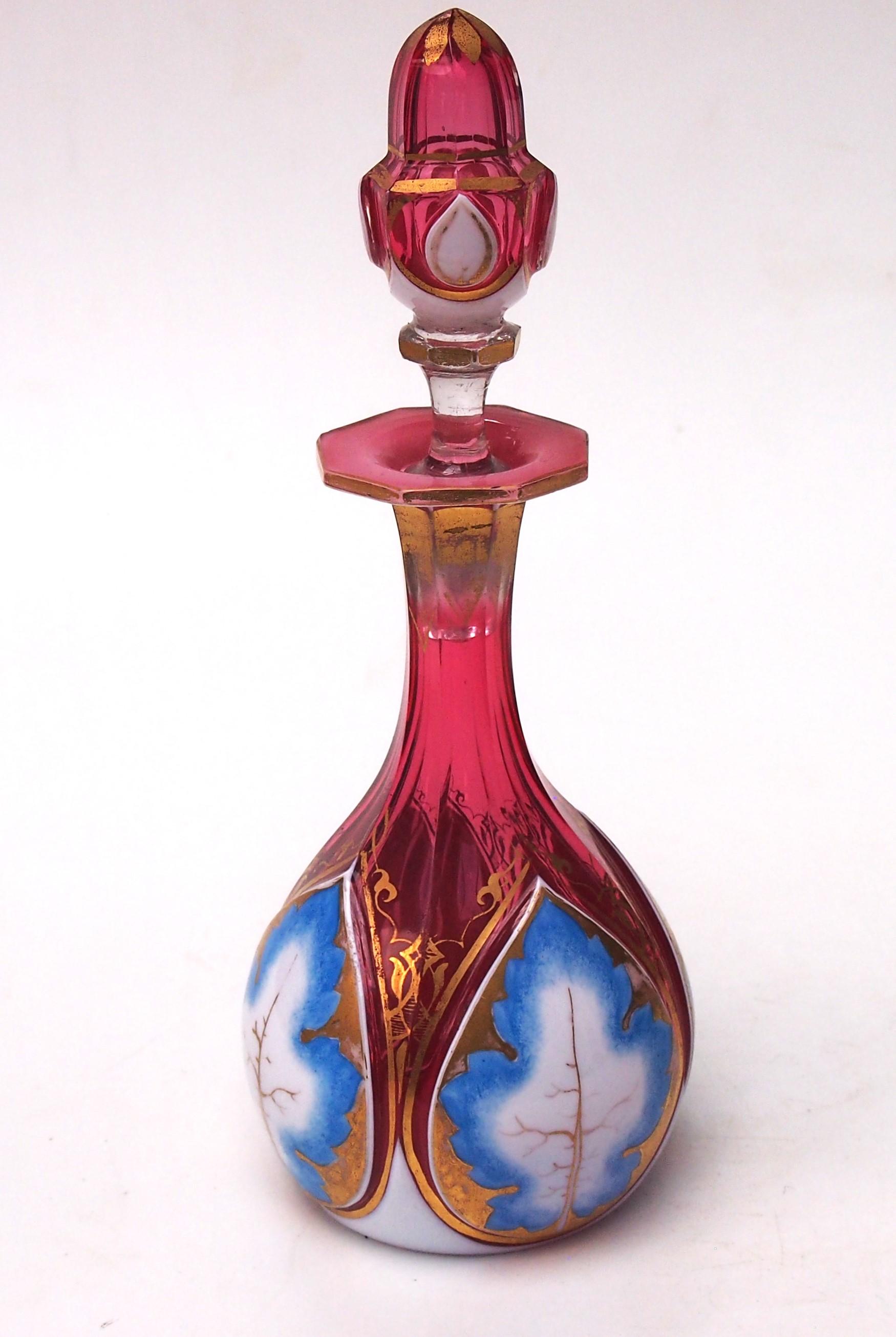 Böhmische Jugendstil-Harrachflasche aus weißem und rotem Glas mit Überfang, 1860 (Frühviktorianisch) im Angebot