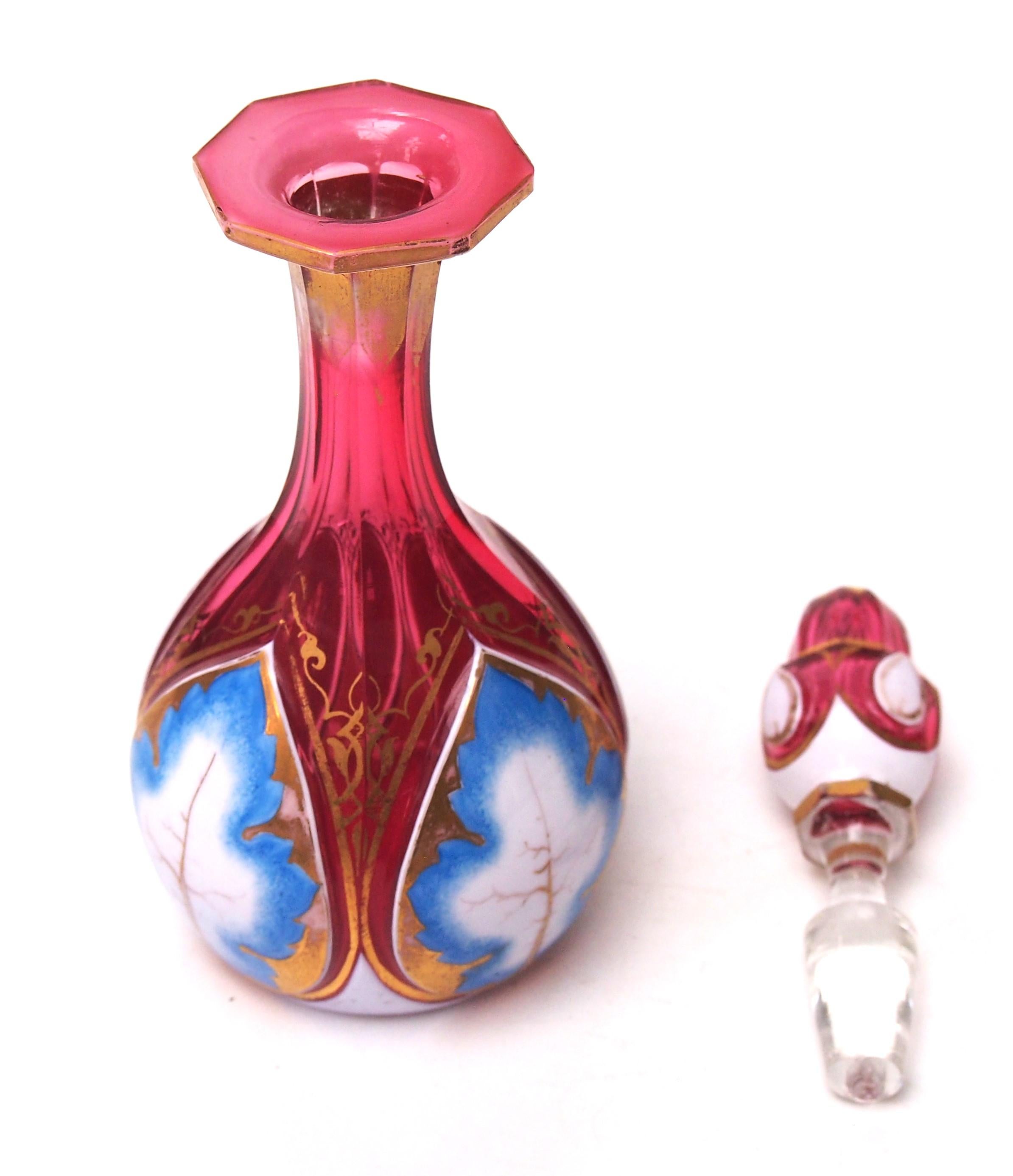 Böhmische Jugendstil-Harrachflasche aus weißem und rotem Glas mit Überfang, 1860 (Mittleres 19. Jahrhundert) im Angebot