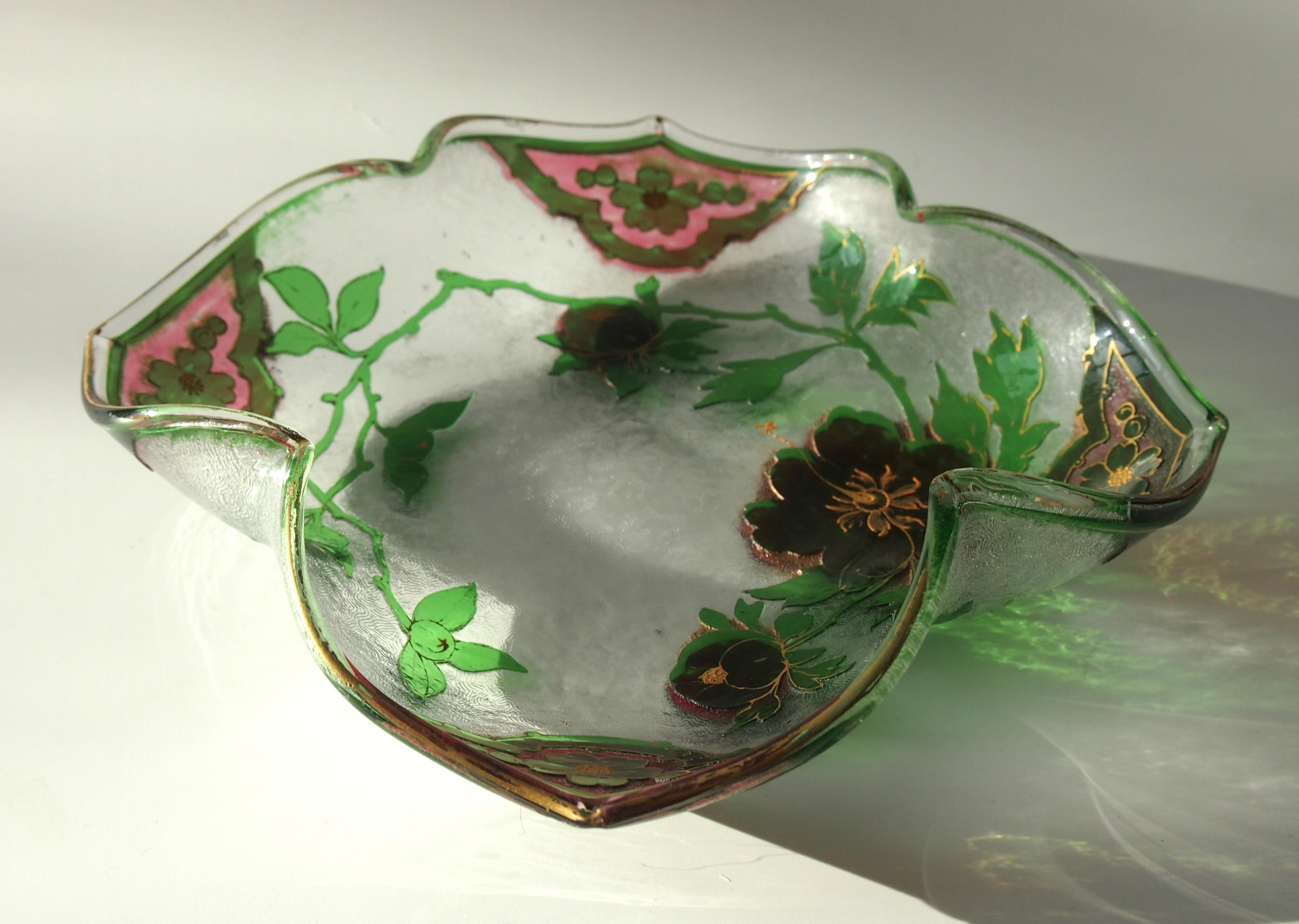Bohemian Art Nouveau Pink and Green Cameo Glass Dish by Riedel, circa 1900 (Art nouveau) im Angebot
