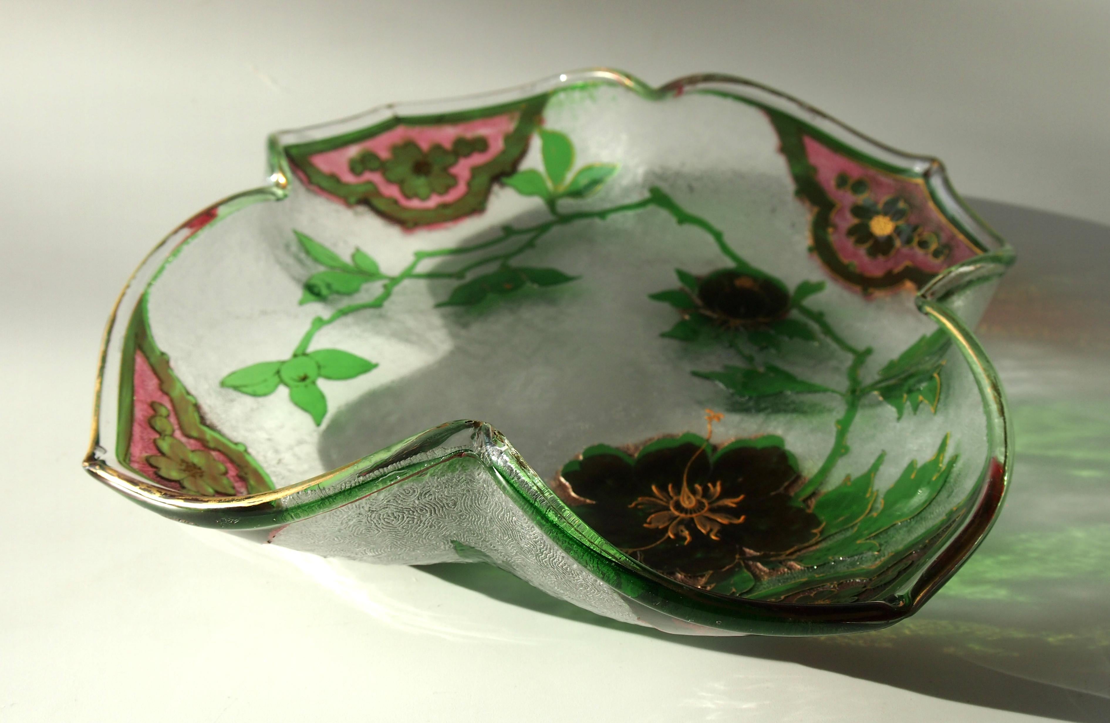Bohemian Art Nouveau Pink and Green Cameo Glass Dish by Riedel, circa 1900 (Tschechisch) im Angebot