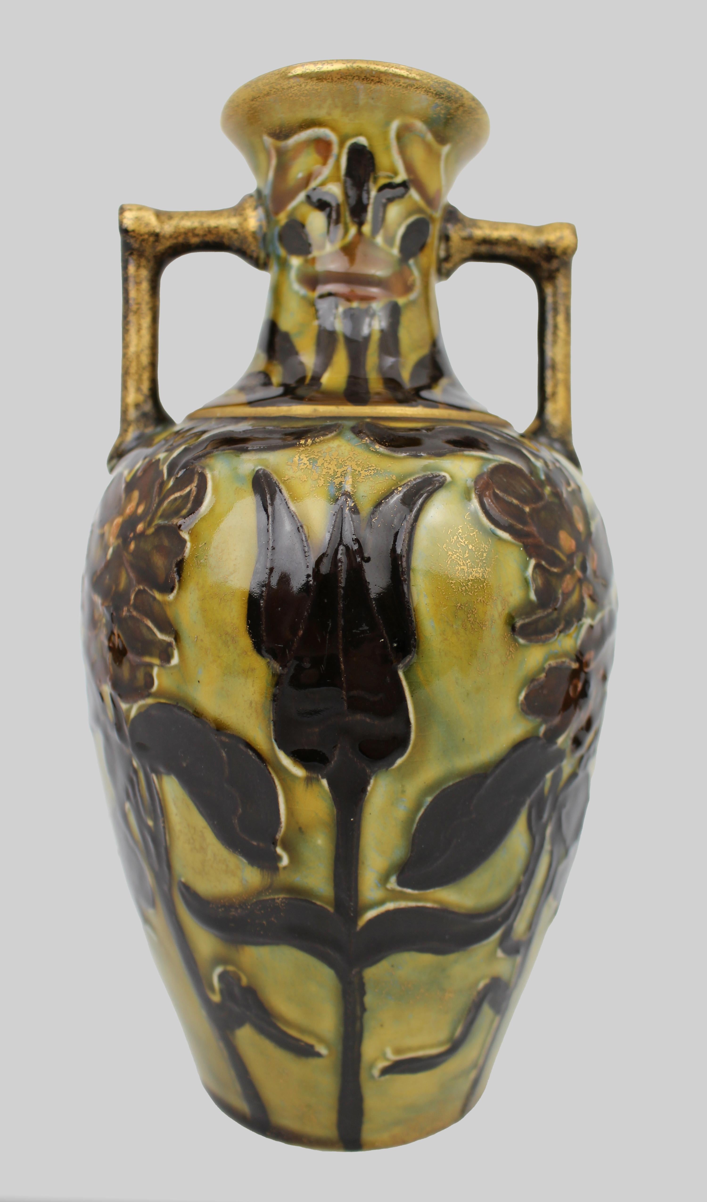 20ième siècle Vase à portrait de style Art nouveau bohème à la manière d'Amphora, vers 1900 en vente