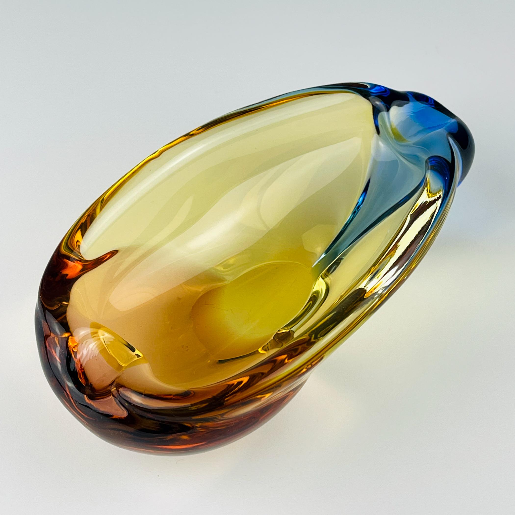 Posacenere boemo Romana di Hana Machovska per Mstisov Glassworks, Repubblica Ceca, anni '60 in vendita 9