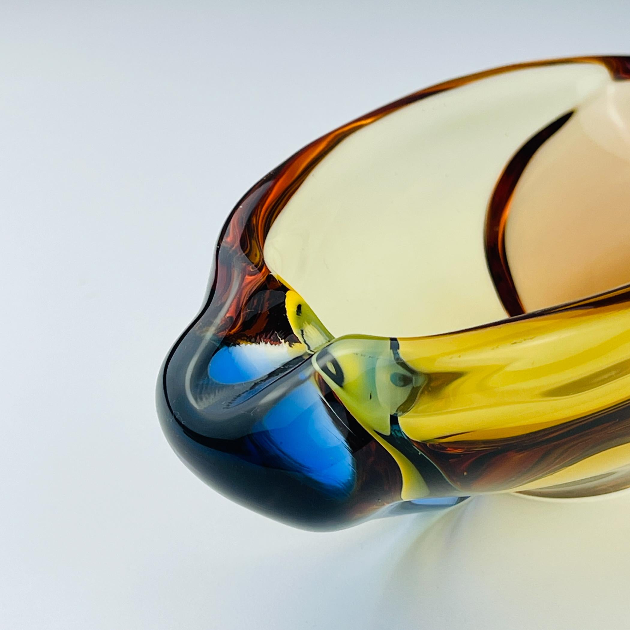 Posacenere boemo Romana di Hana Machovska per Mstisov Glassworks, Repubblica Ceca, anni '60 In condizioni buone in vendita a Miklavž Pri Taboru, SI