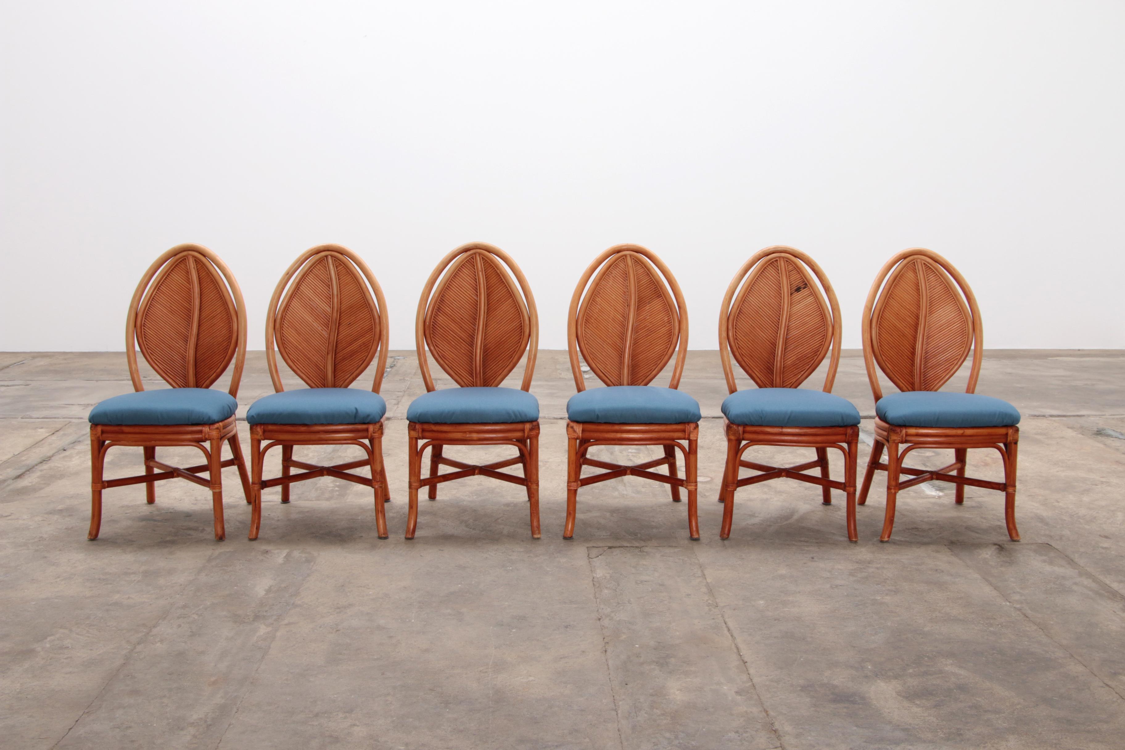 Bohemian Bamboo Mcguire dining table set with 6 palm leaf chairs, 1960 France. For Sale 3