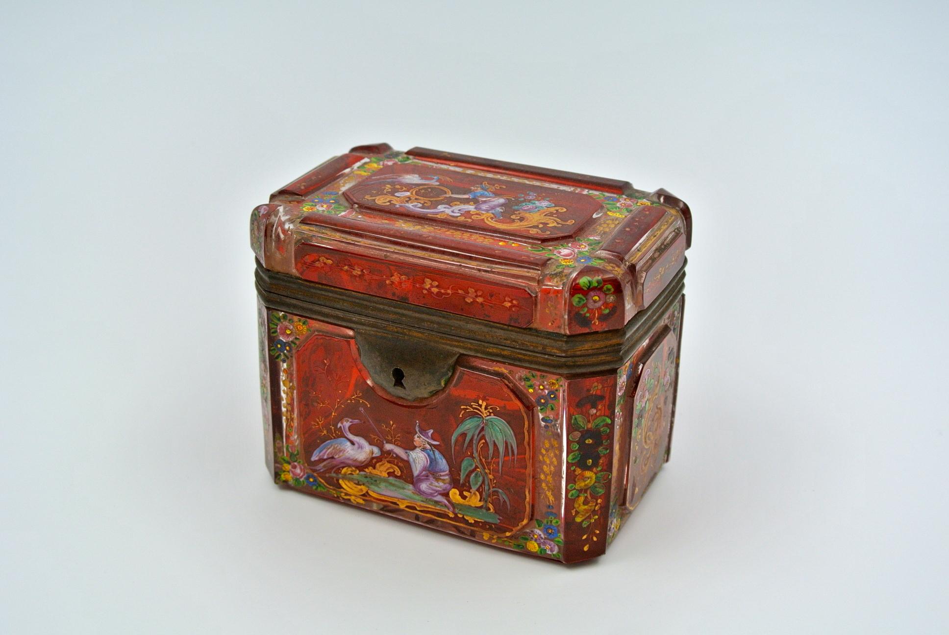 Bohemian box and Bohemian crystal enameled with Chinoisant decoration, 19th century, Napoleon III period

Measures: H 9cm, W 11cm, D 7cm.
