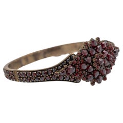 Antique Bohemian bracelet with garnets, late 19th century.