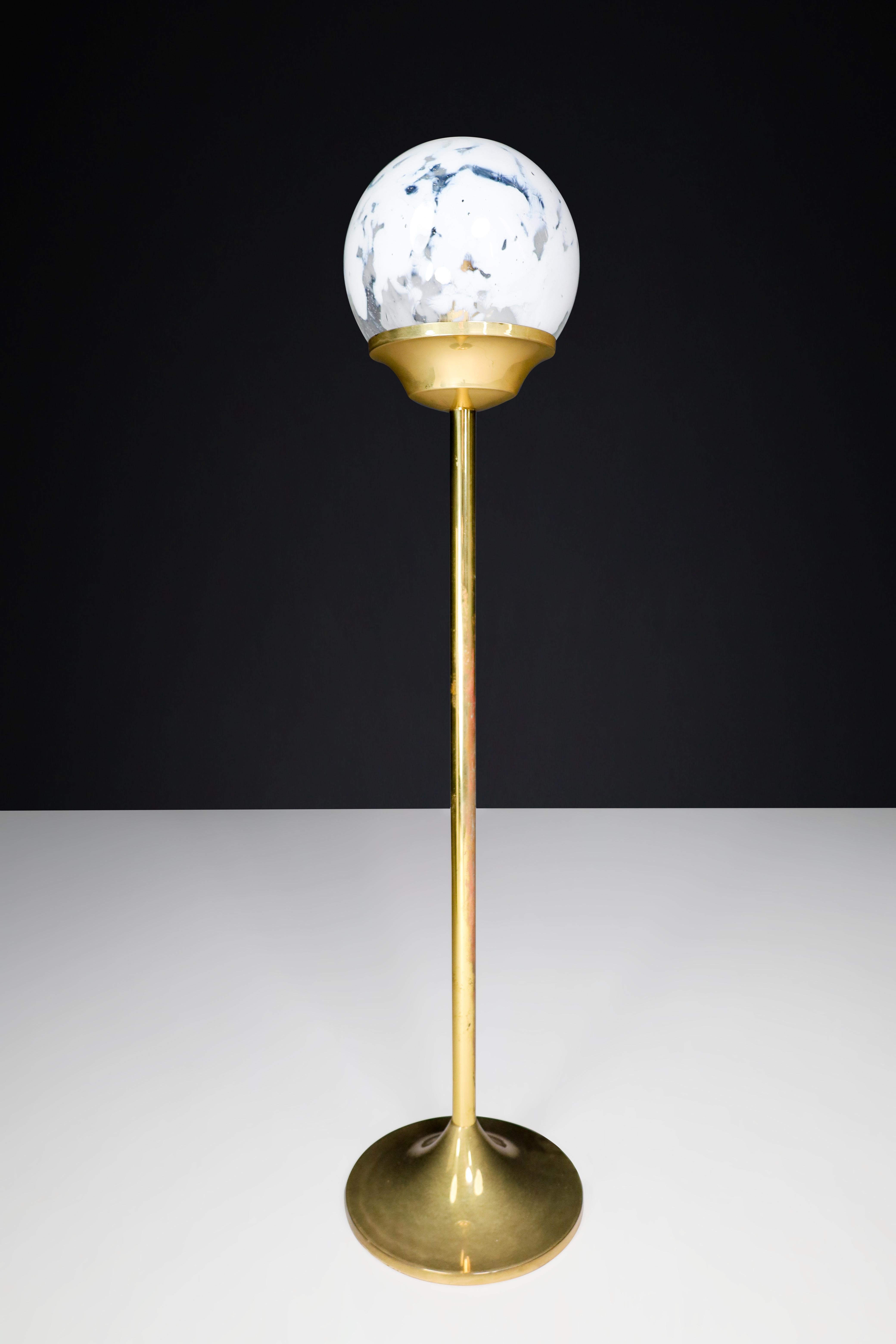 Bohemian Brass and Hand Blown Art-Glass Globe Floor Lamp Czech Republic 1960s  In Good Condition For Sale In Almelo, NL
