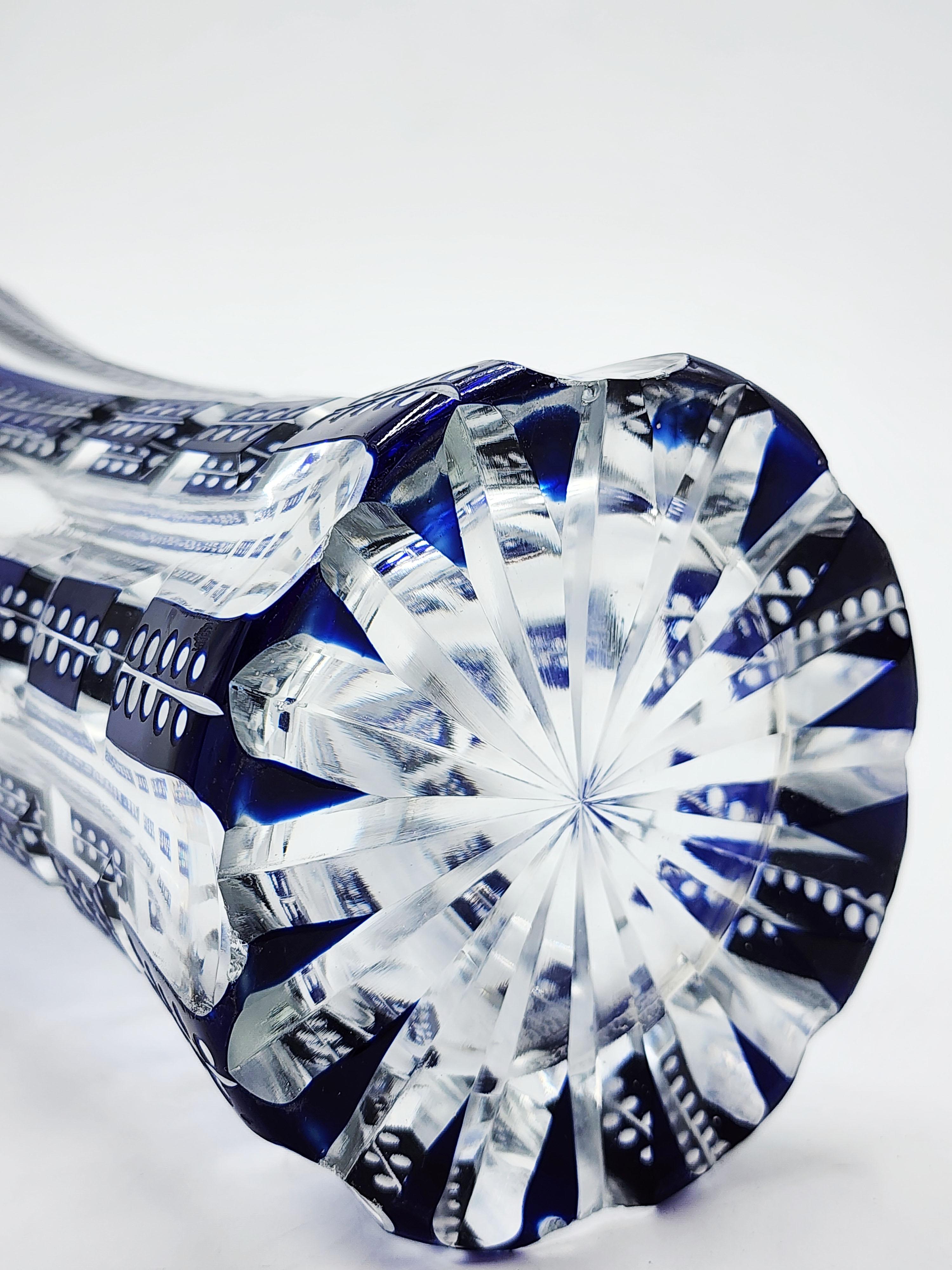 Bohemian Carved Glass Vase in Cobalt Blue In Good Condition For Sale In Autonomous City Buenos Aires, CABA