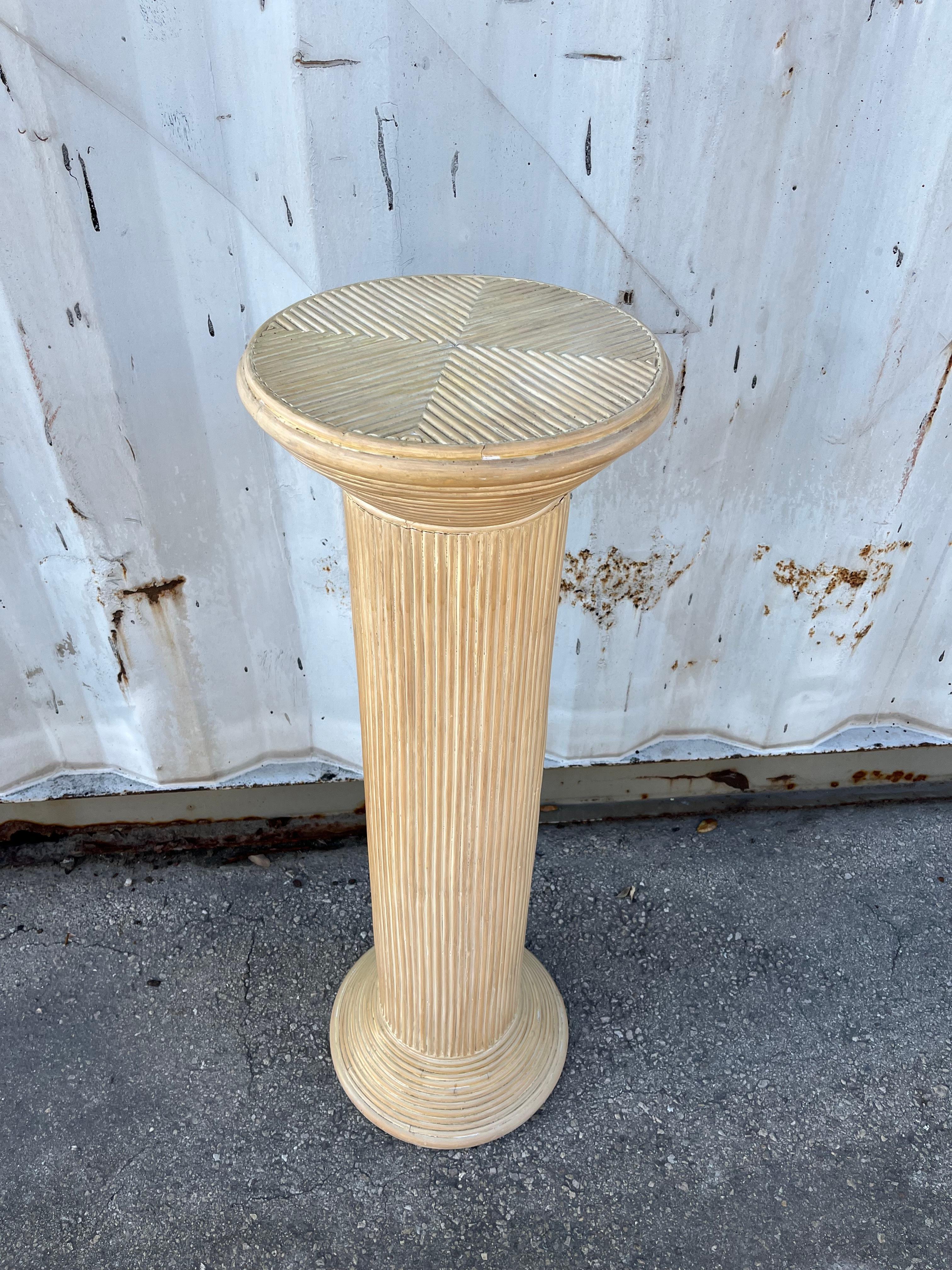 Unknown Bohemian / Coastal Style Split Reed Rattan Pedestal Column. Circa 1980s For Sale