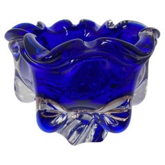 Bol en verre d'art de Bohème bleu cobalt de Josef Hospodka, années 1960