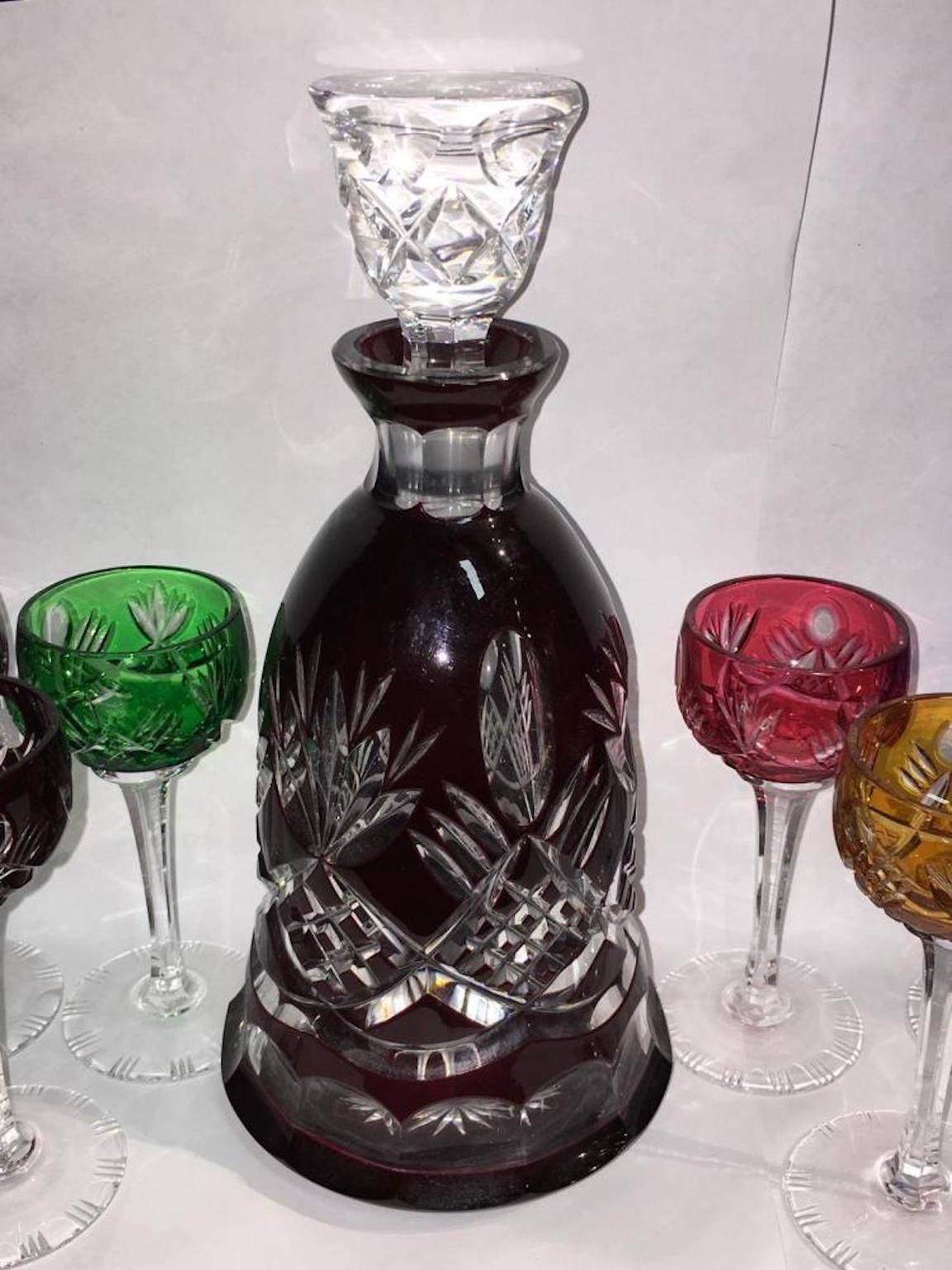 Set includes decanter with decorated stopper, measure: height 9.25