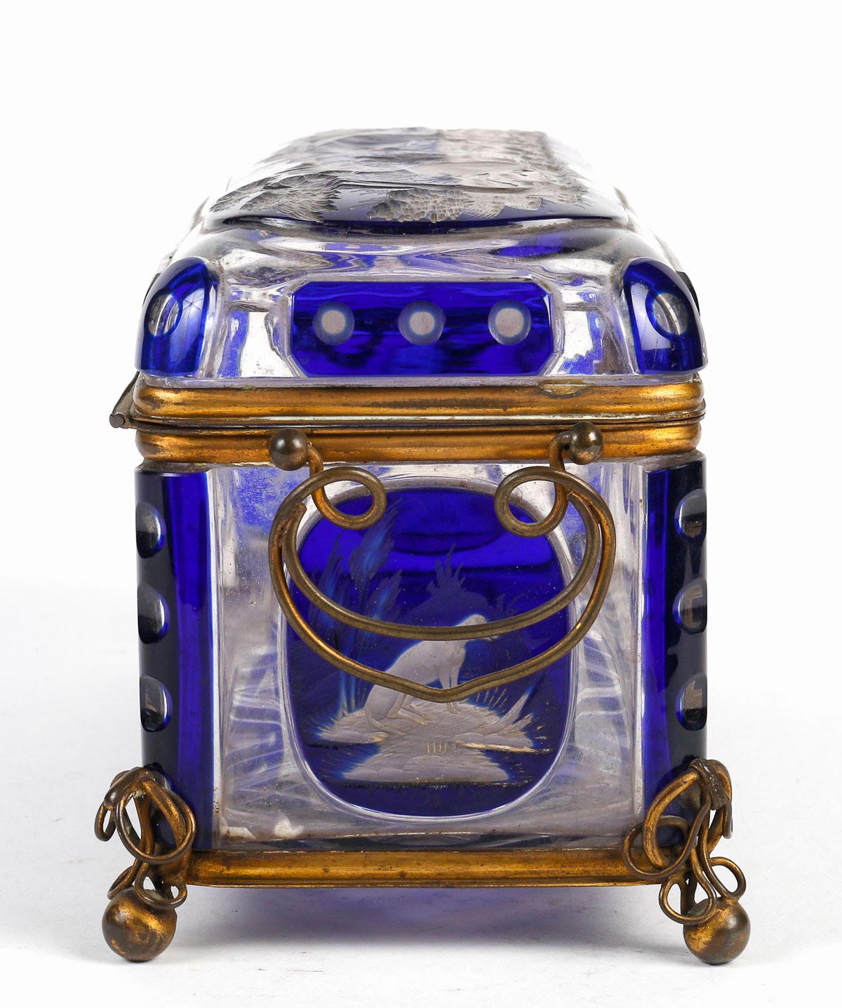 Cristal Boîte en cristal de Bohême, XIXe siècle, période Napoléon III. en vente