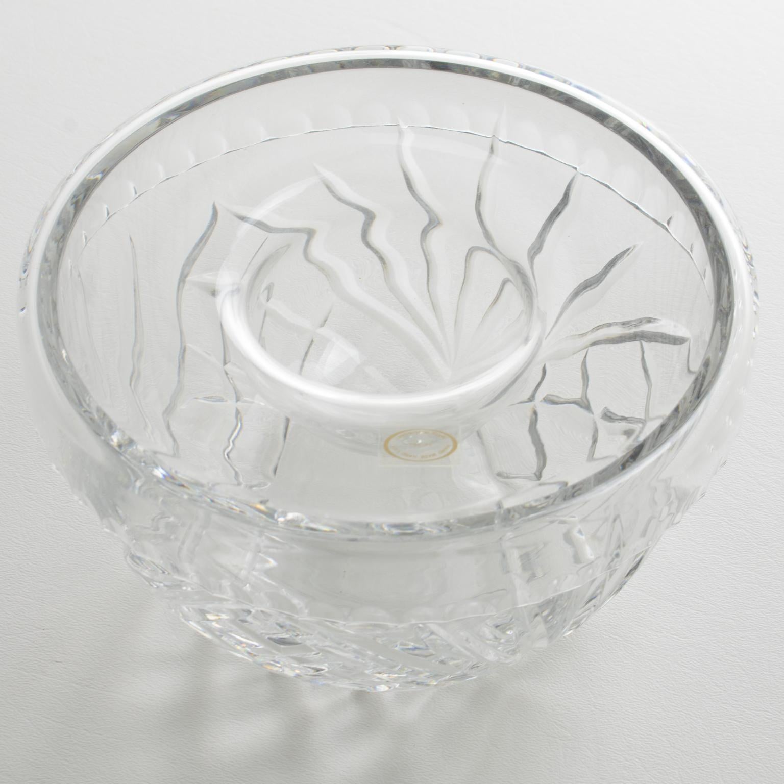 Bol de Cristal Caviar de Bohemia Tallado Plato Enfriador Servidor, circa 1980 Húngaro en venta
