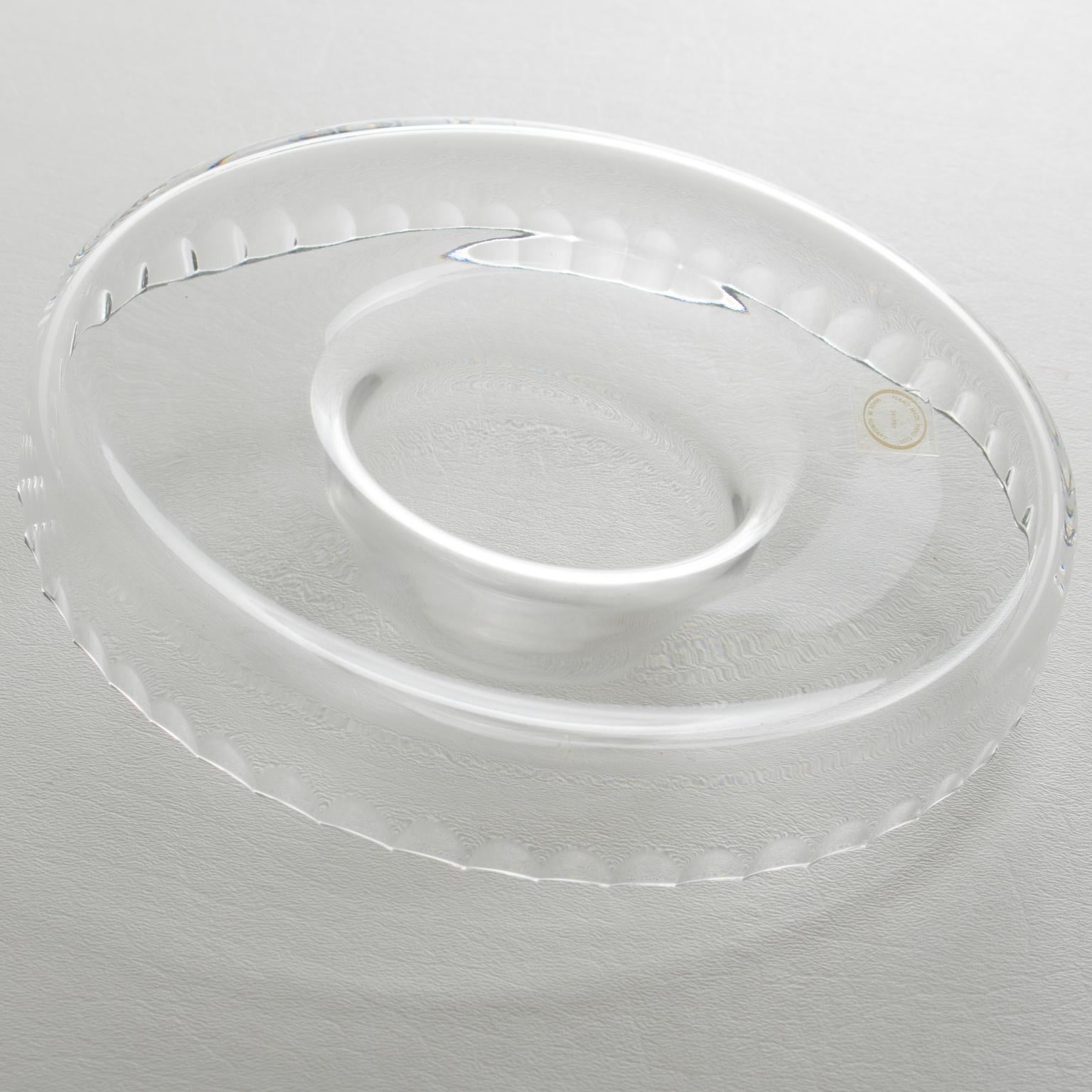 Bol de Cristal Caviar de Bohemia Tallado Plato Enfriador Servidor, circa 1980 en Excelente estado para la venta en Atlanta, GA