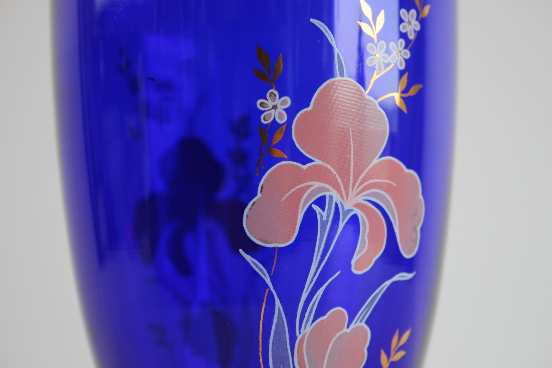 Mid-20th Century Bohemian Crystal Cobalt Blue Vase with Hand-Painted Floral and Gold Details For Sale