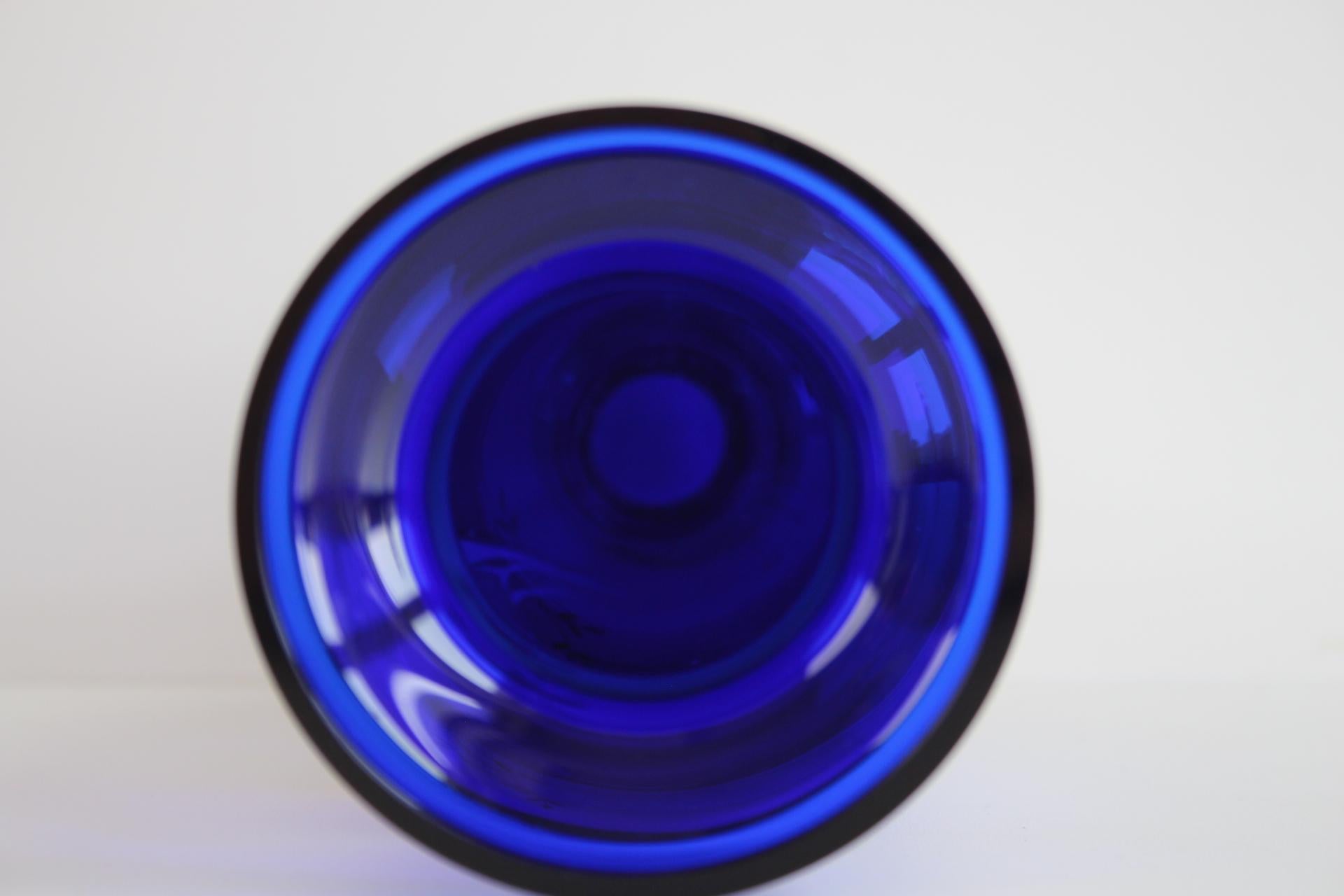 Bohemian Crystal Cobalt Blue Vase with Hand-Painted Floral and Gold Details For Sale 1