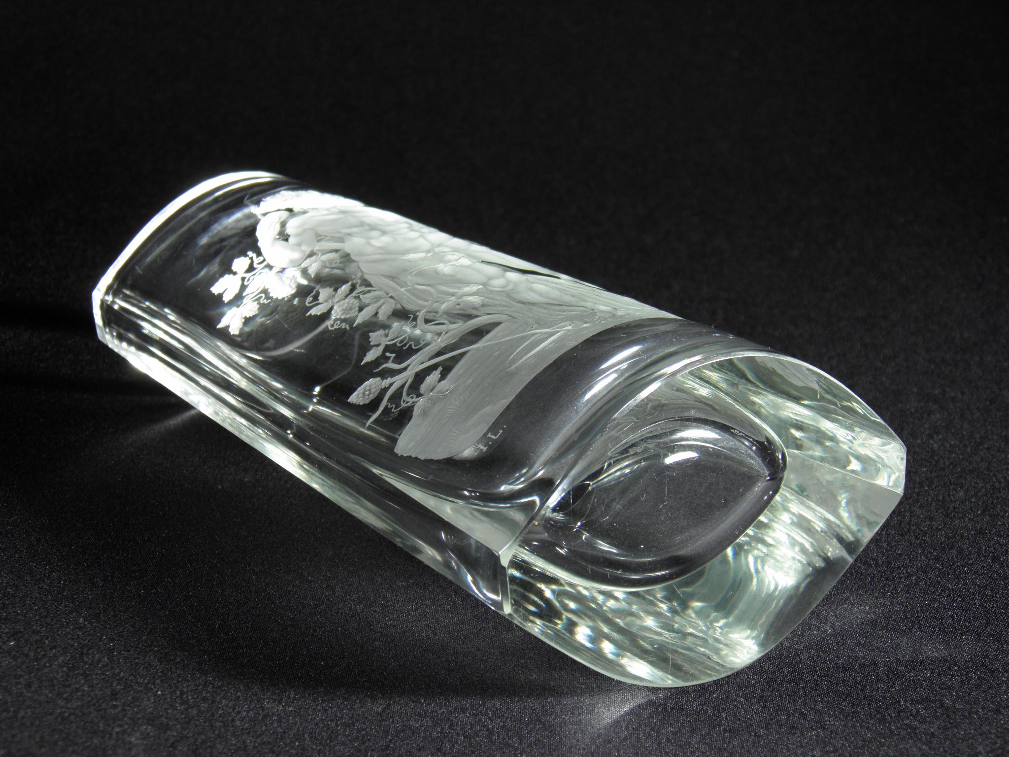 Vase de Bohème en verre de cristal gravé Bacchus, 20ème siècle Excellent état - En vente à Nový Bor, CZ
