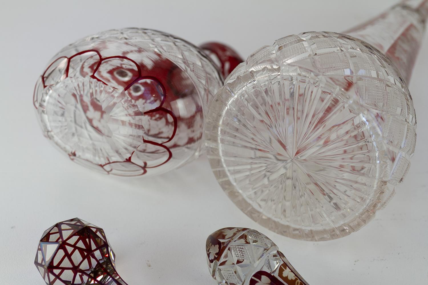 Decantadores Bohemios de Cristal Rubí con Hojas de Vino, Años 20. Juego de 2. en venta 9