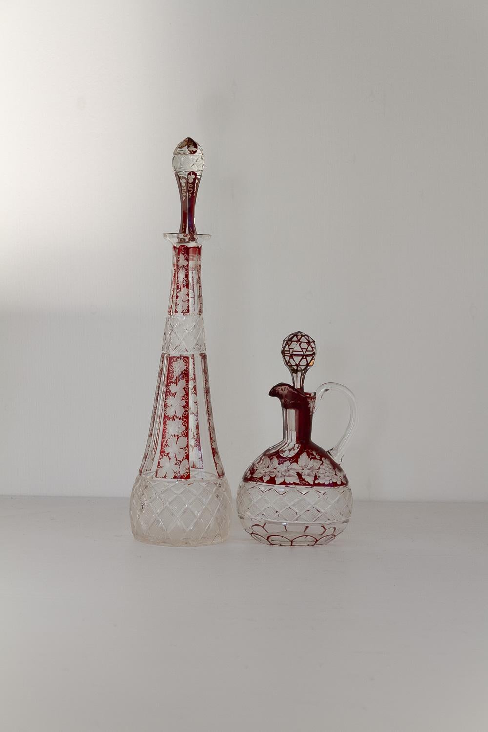 Decantadores Bohemios de Cristal Rubí con Hojas de Vino, Años 20. Juego de 2. en venta 13