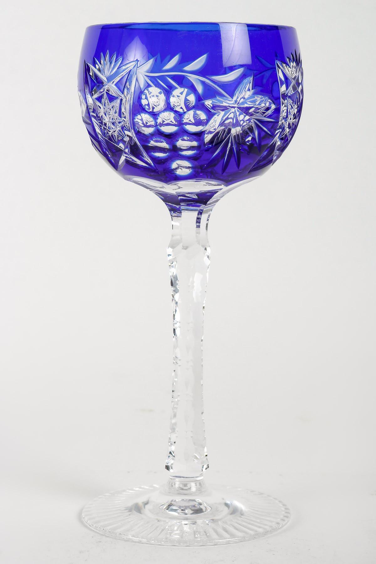 Bohemian cut crystal chalice, 20th century.

Blue Bohemian cut crystal chalice, 20th century.  

H: 19,5cm , D: 8cm