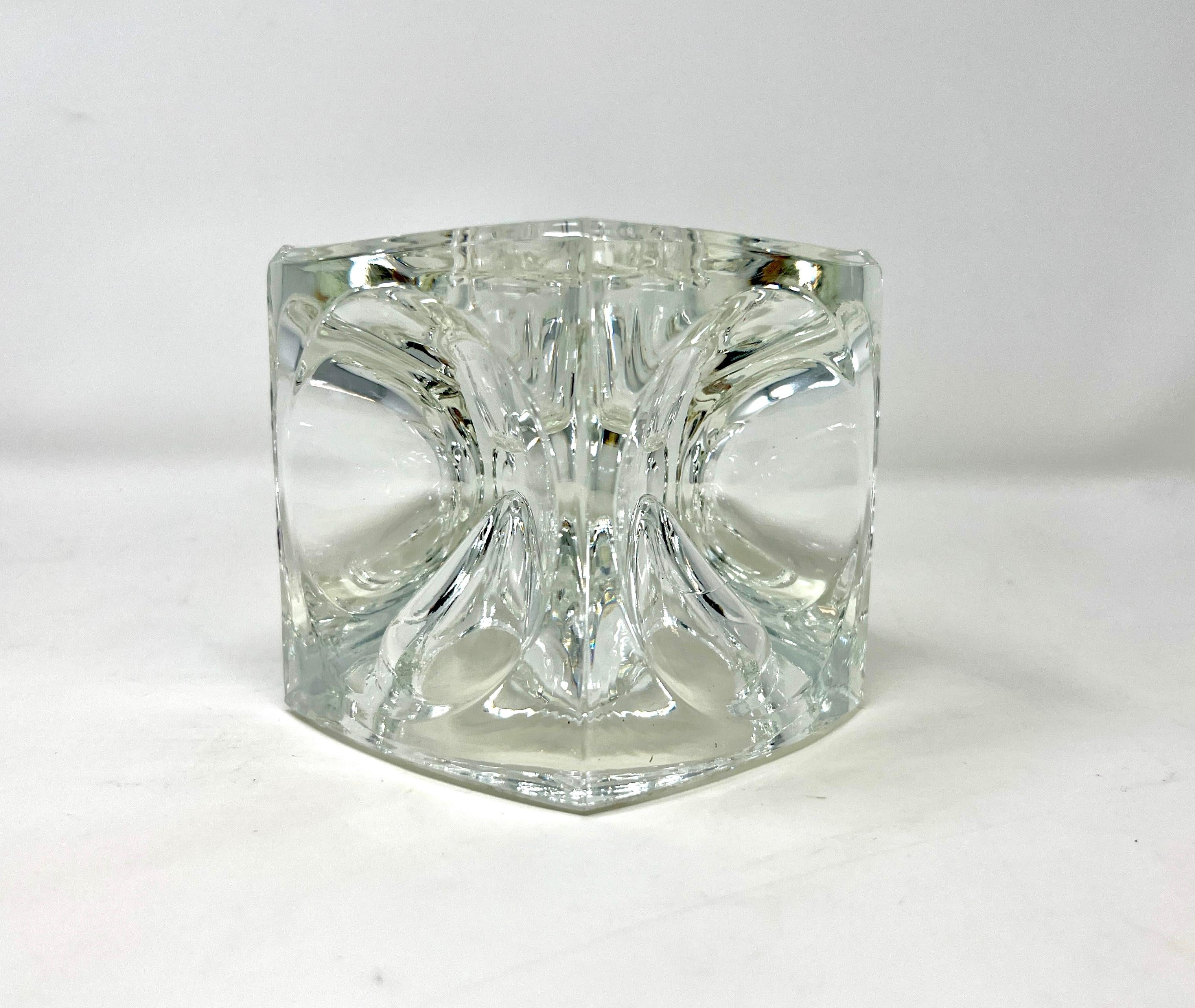 Mid-Century moderno Portacandele cubo di ghiaccio in vetro artistico ceco di Rudolf Jurnikl in vendita