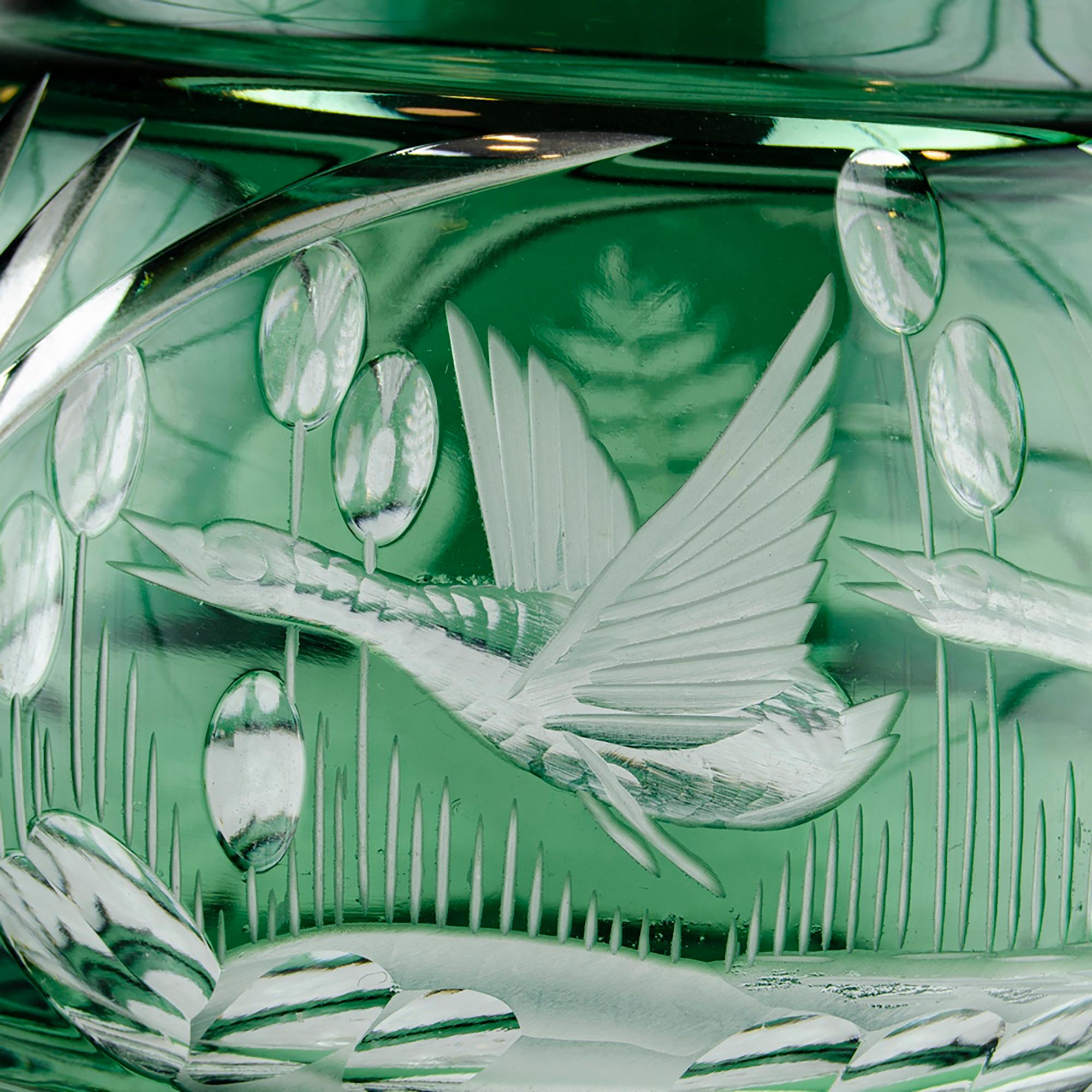 Bohemian Czech candy box covered in green double tail glass In Good Condition For Sale In Autonomous City Buenos Aires, CABA