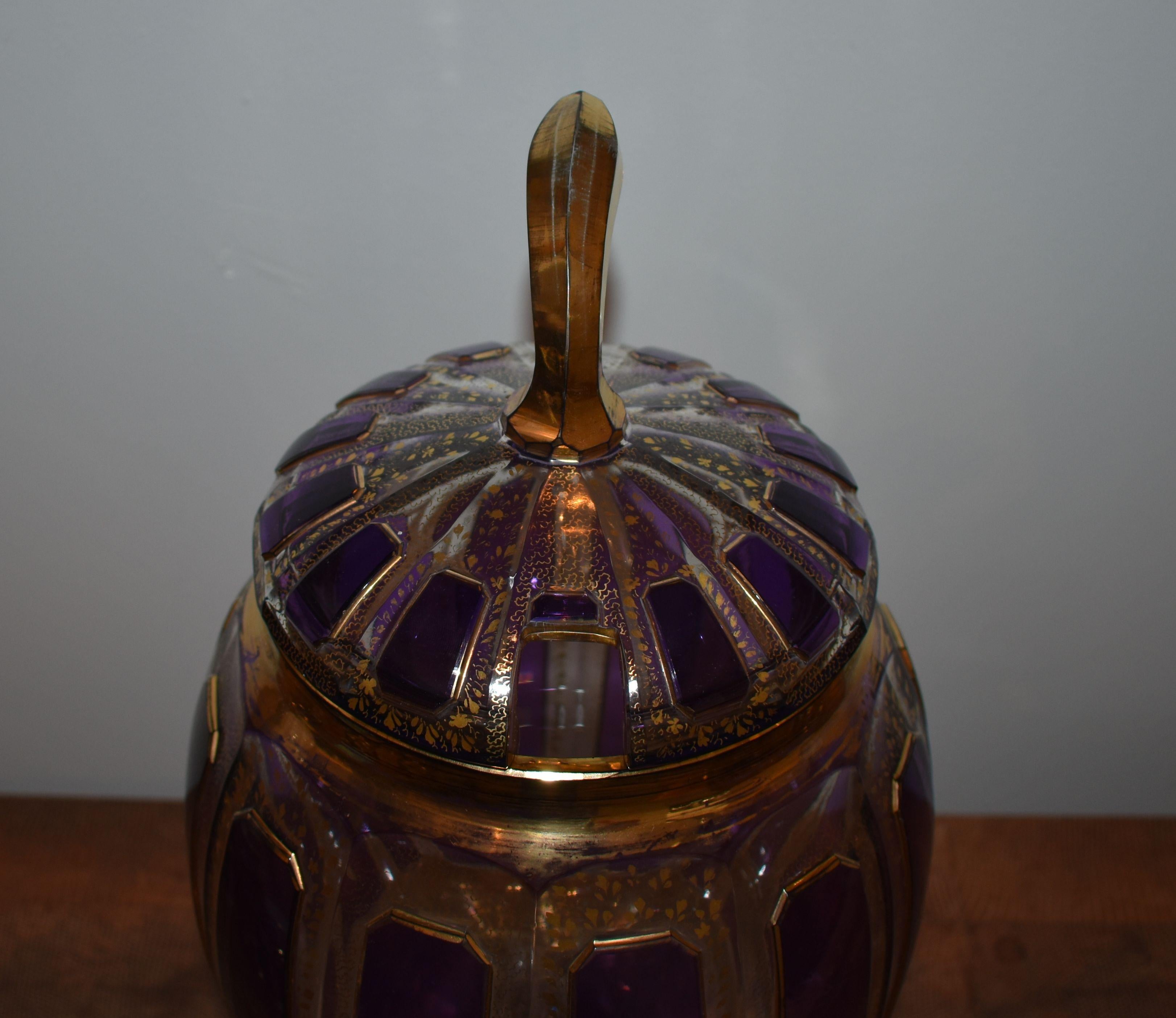 Bol à punch de Bohème tchèque violet cobalt et or avec six tasses en vente 6