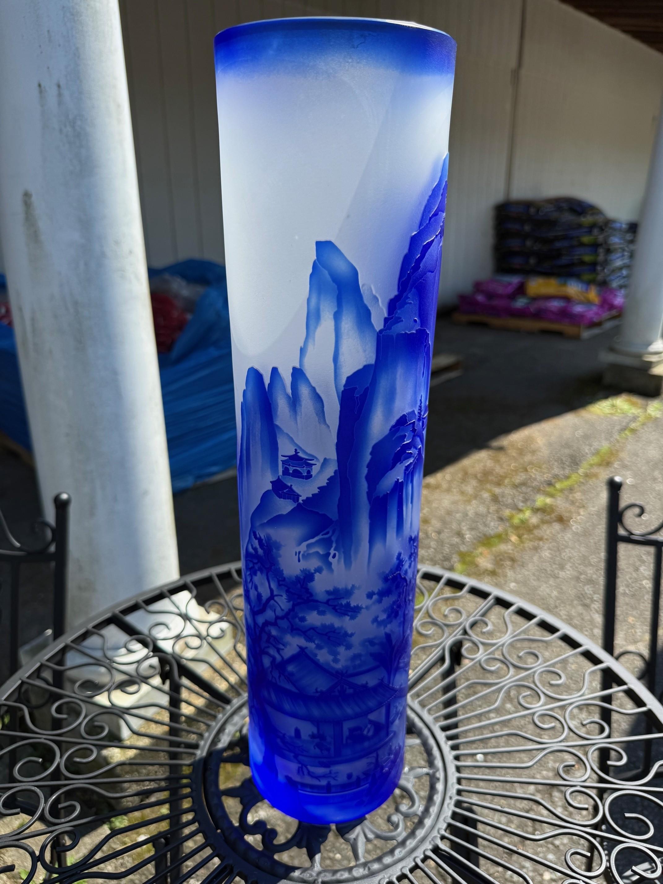 Bohemian Czech Crystal Blue Cameo Vase Orientalische Landschaft Signed Ingrid im Angebot 6