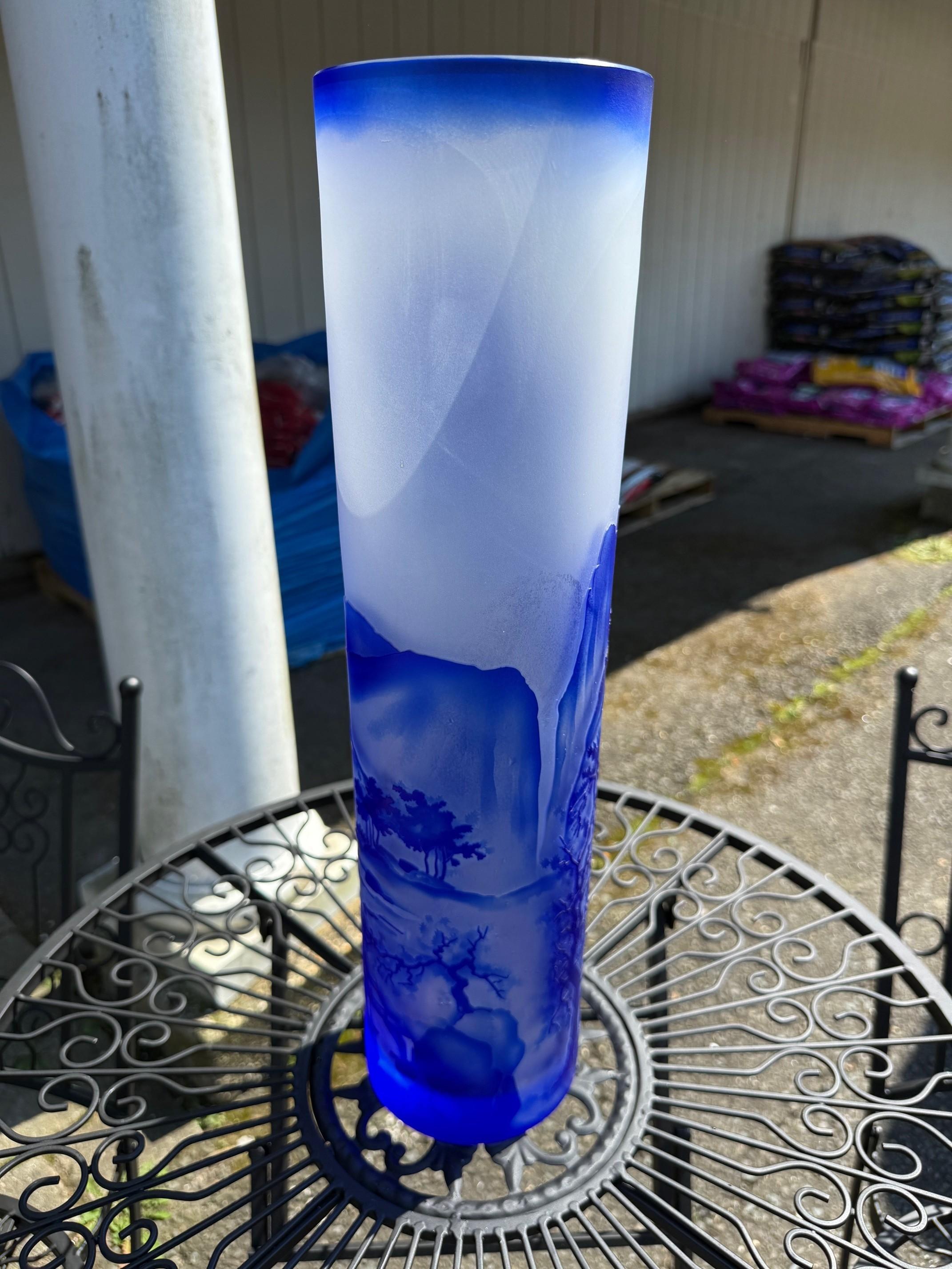 Bohemian Czech Crystal Blue Cameo Vase Orientalische Landschaft Signed Ingrid im Angebot 7