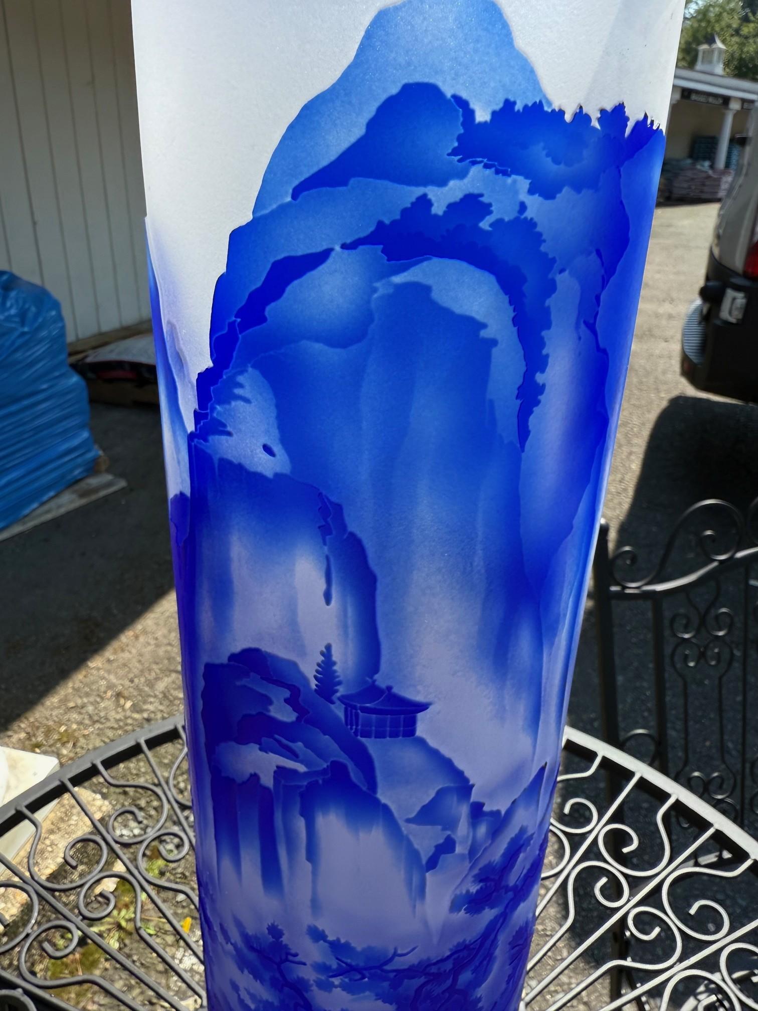 Bohemian Czech Crystal Blue Cameo Vase Orientalische Landschaft Signed Ingrid im Angebot 10