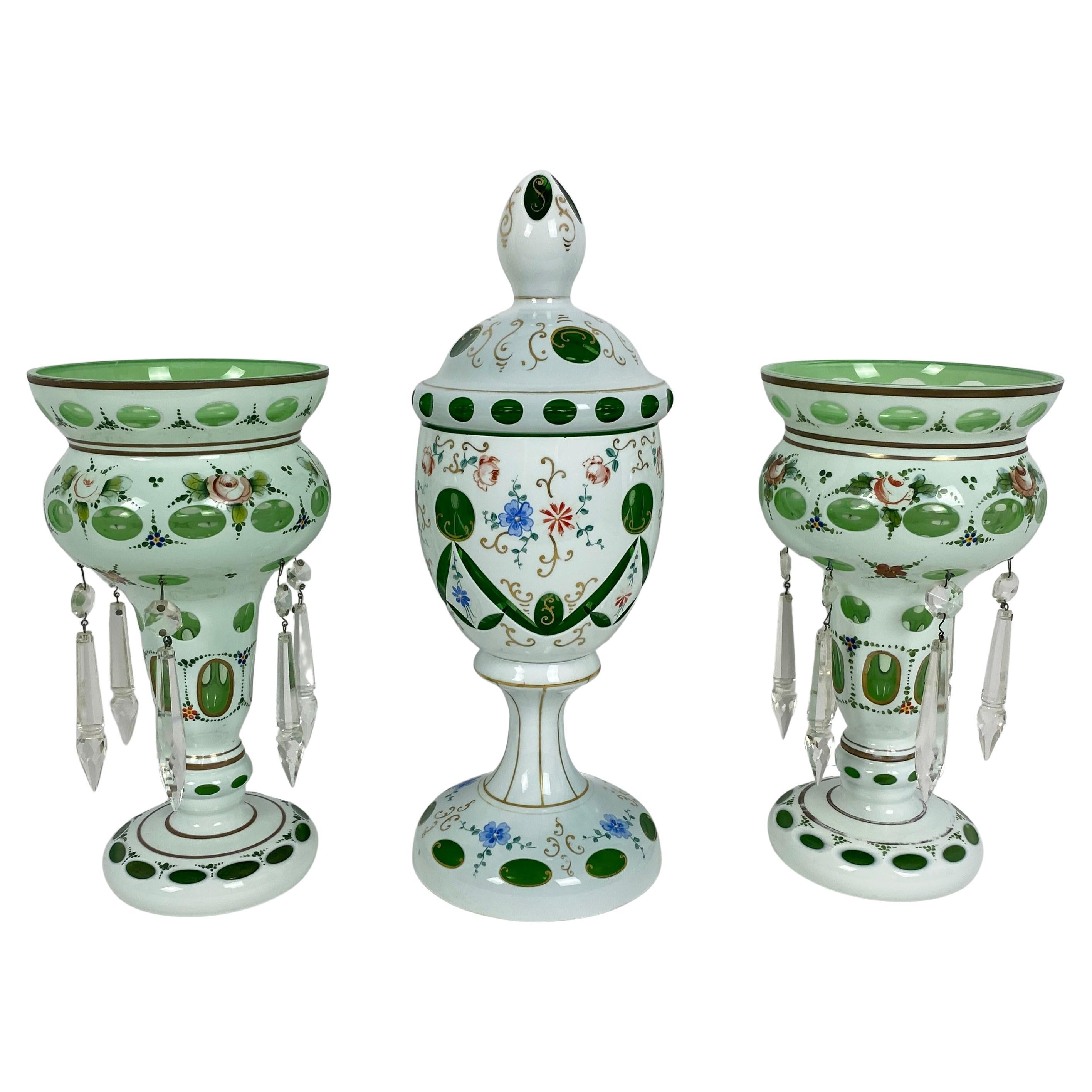 Vasellame in vetro ceco di Boemia, set di 3 oggetti decorativi in bianco e verde