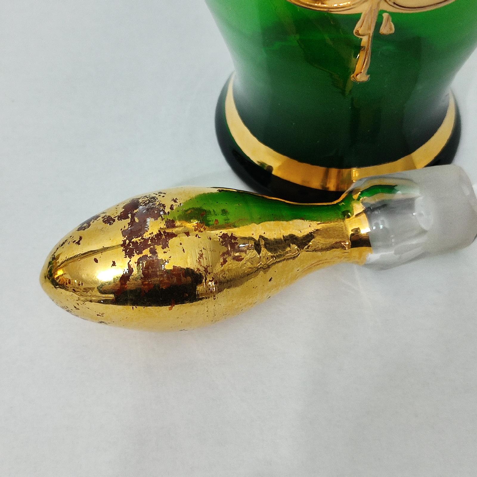 Pichet carafe tchèque vert et 6 verres à cordial de Bohème en vente 9