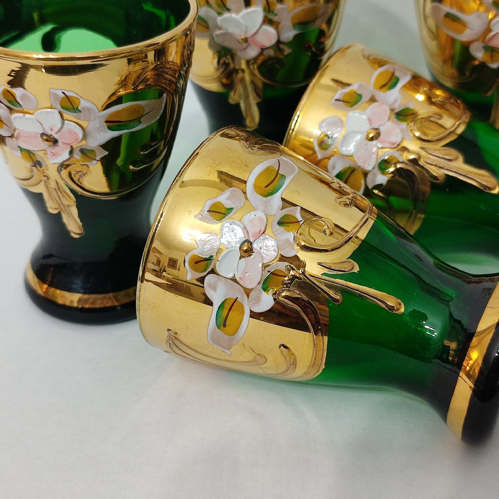 Bohemian Czech Green Gold Decanter Pitcher & 6 Cordial Shot Glasses In Good Condition For Sale In Bochum, NRW