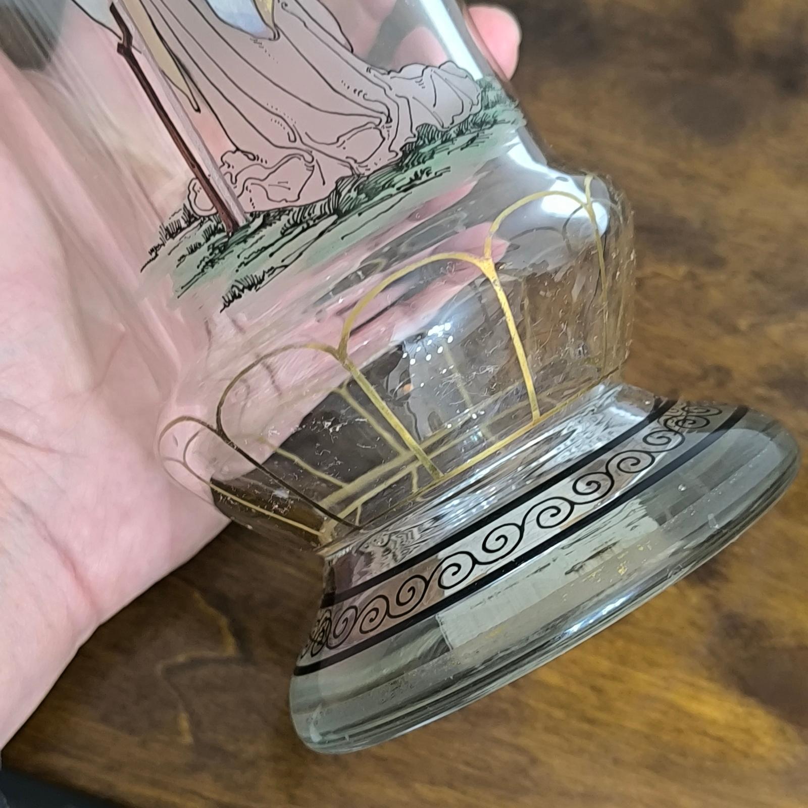 Vaso con piedistallo in vetro smaltato di Boemia con donna e fiore in vendita 5