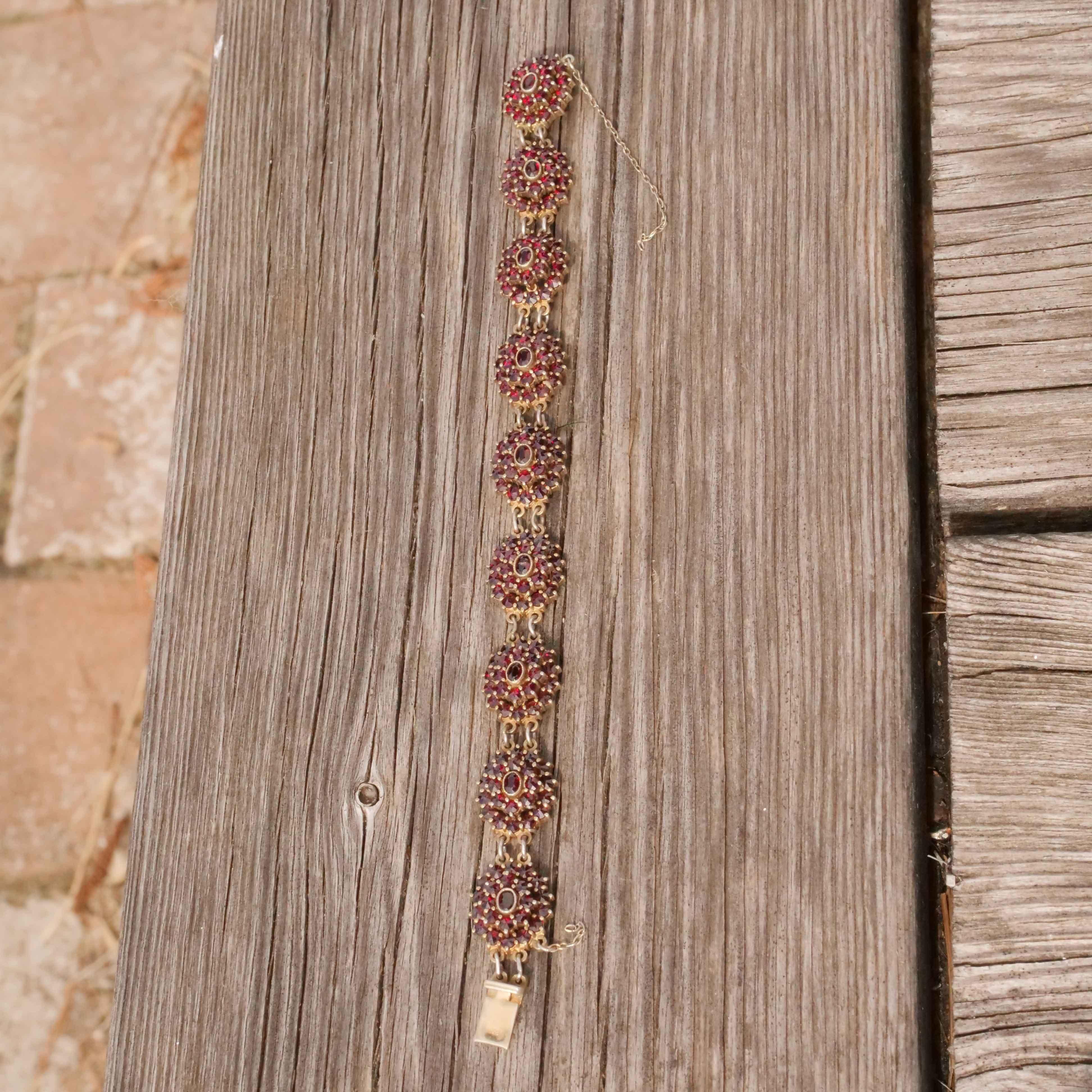 Bohemian Garnet Bracelet 1910-20 Silver 835 Czech Republic Carbuncle Stones For Sale 4