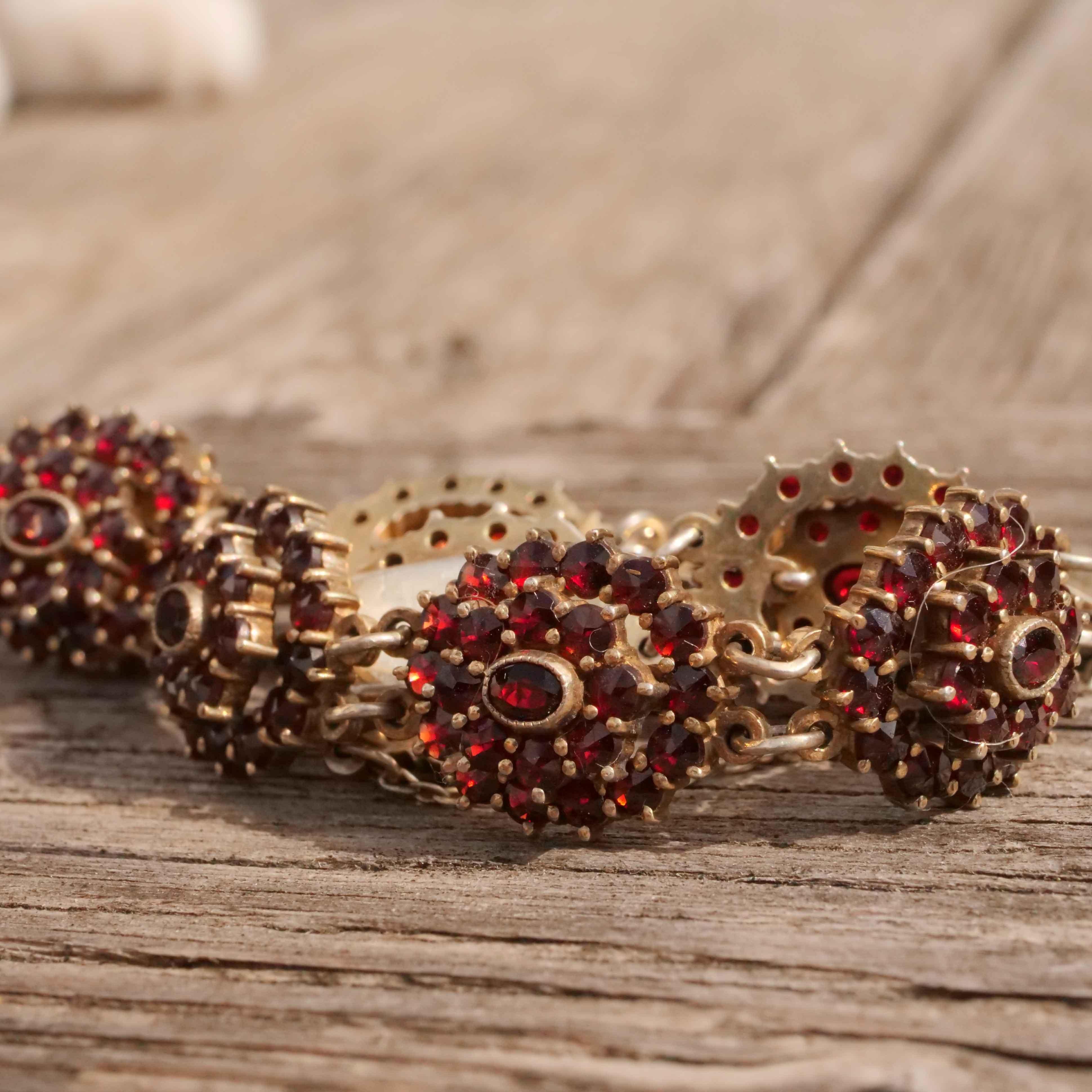 Women's or Men's Bohemian Garnet Bracelet 1910-20 Silver 835 Czech Republic Carbuncle Stones For Sale