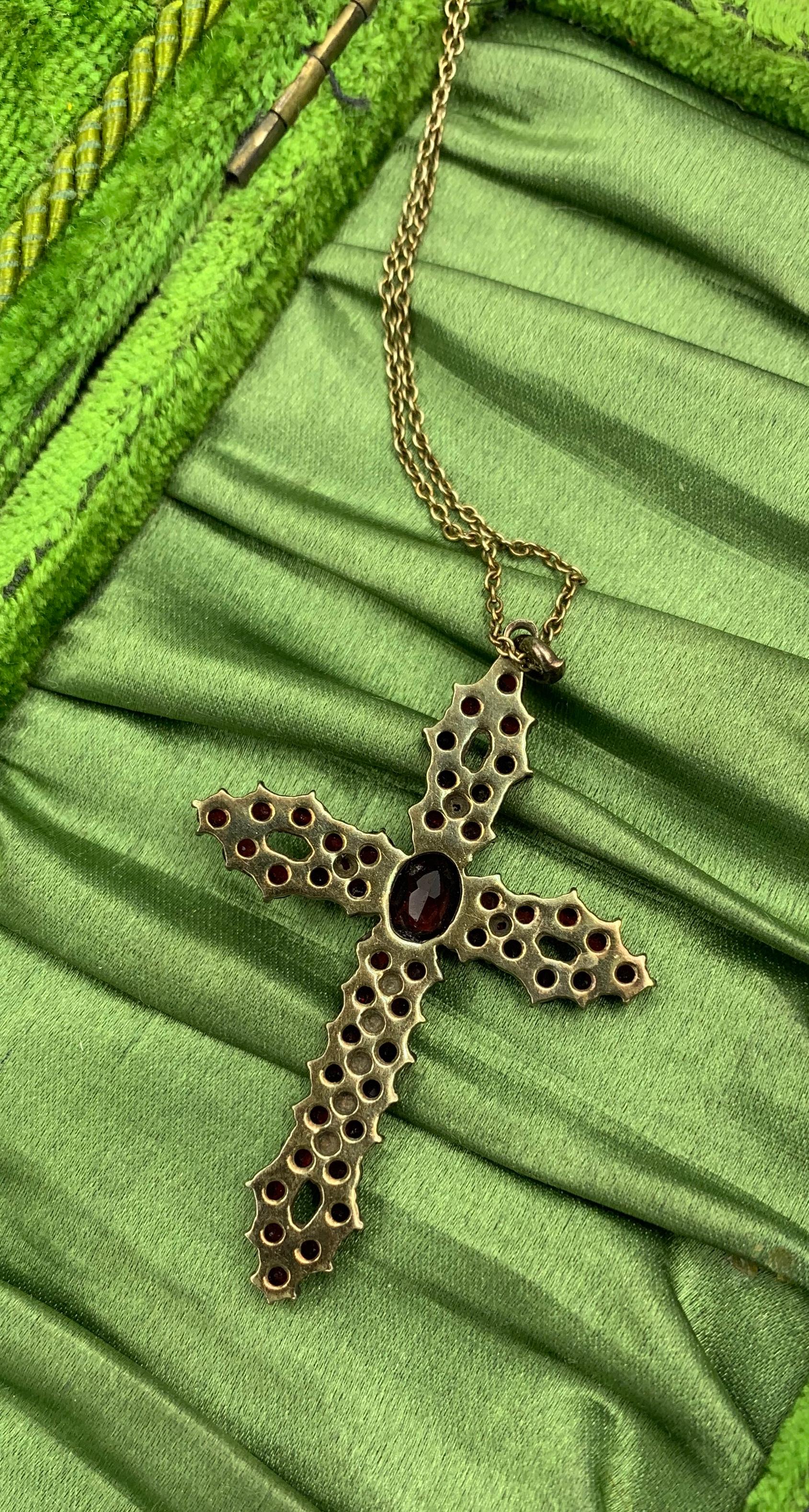 Bohemian Garnet Cross Pendant Necklace Antique Victorian In Good Condition In New York, NY