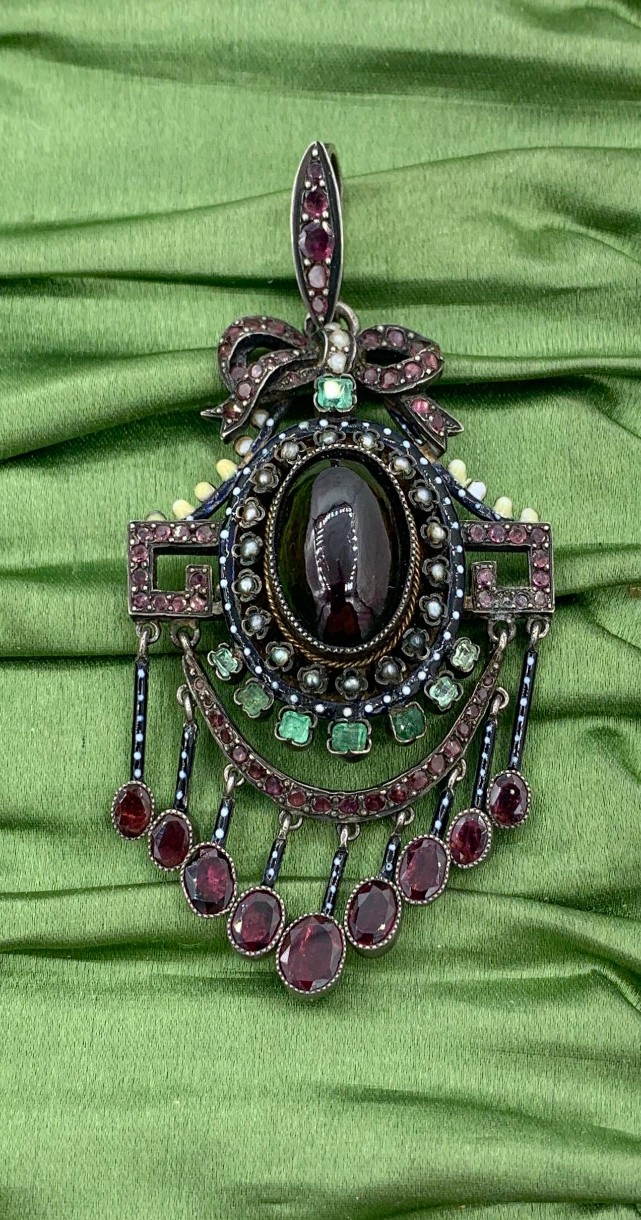 Belle Époque Bohemian Garnet Emerald Ruby Enamel Locket French Belle Epoque Museum Quality For Sale