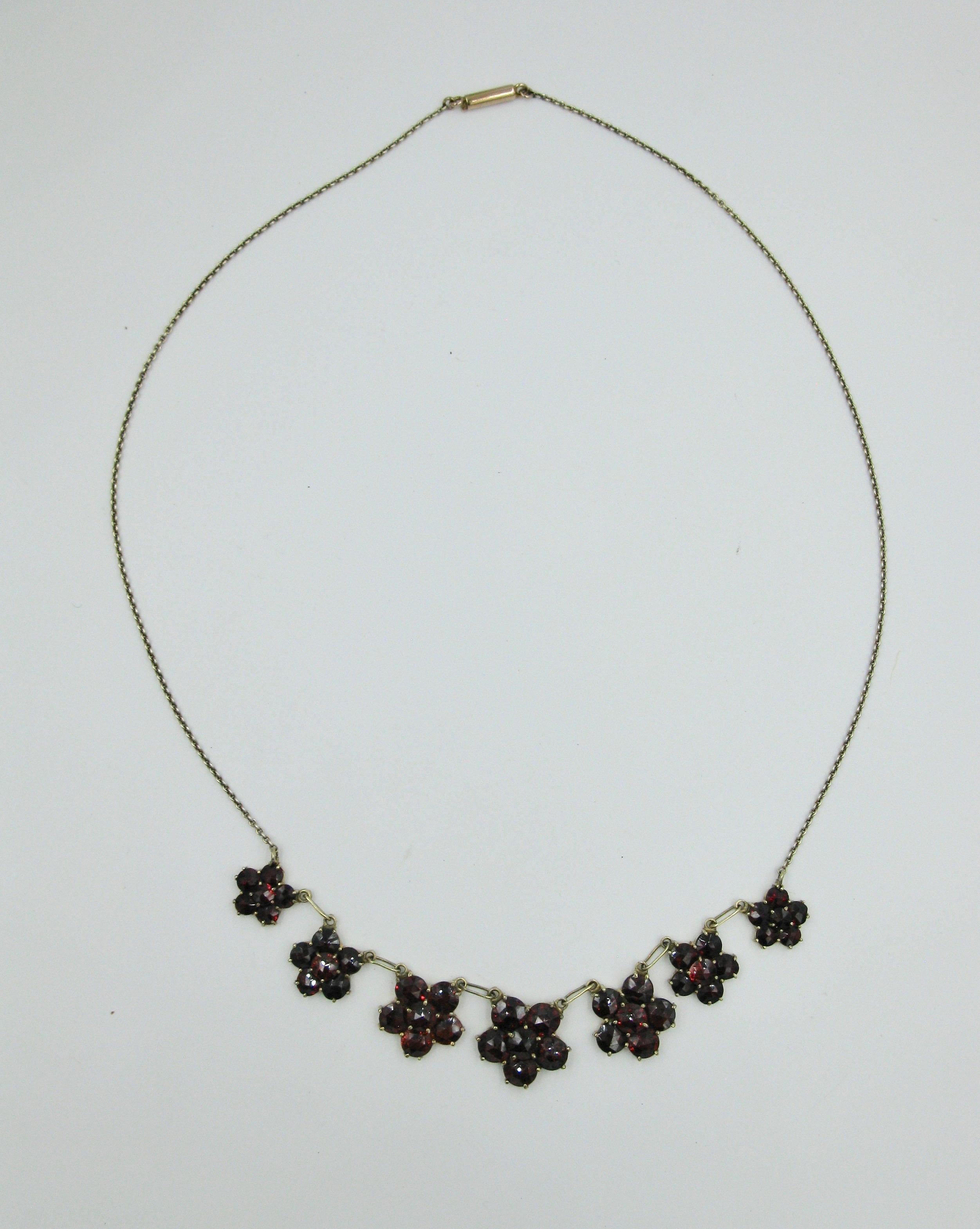 Bohemian Garnet Flower Necklace 9 Carat Gold Victorian Edwardian 9 Carat Gold In Good Condition In New York, NY