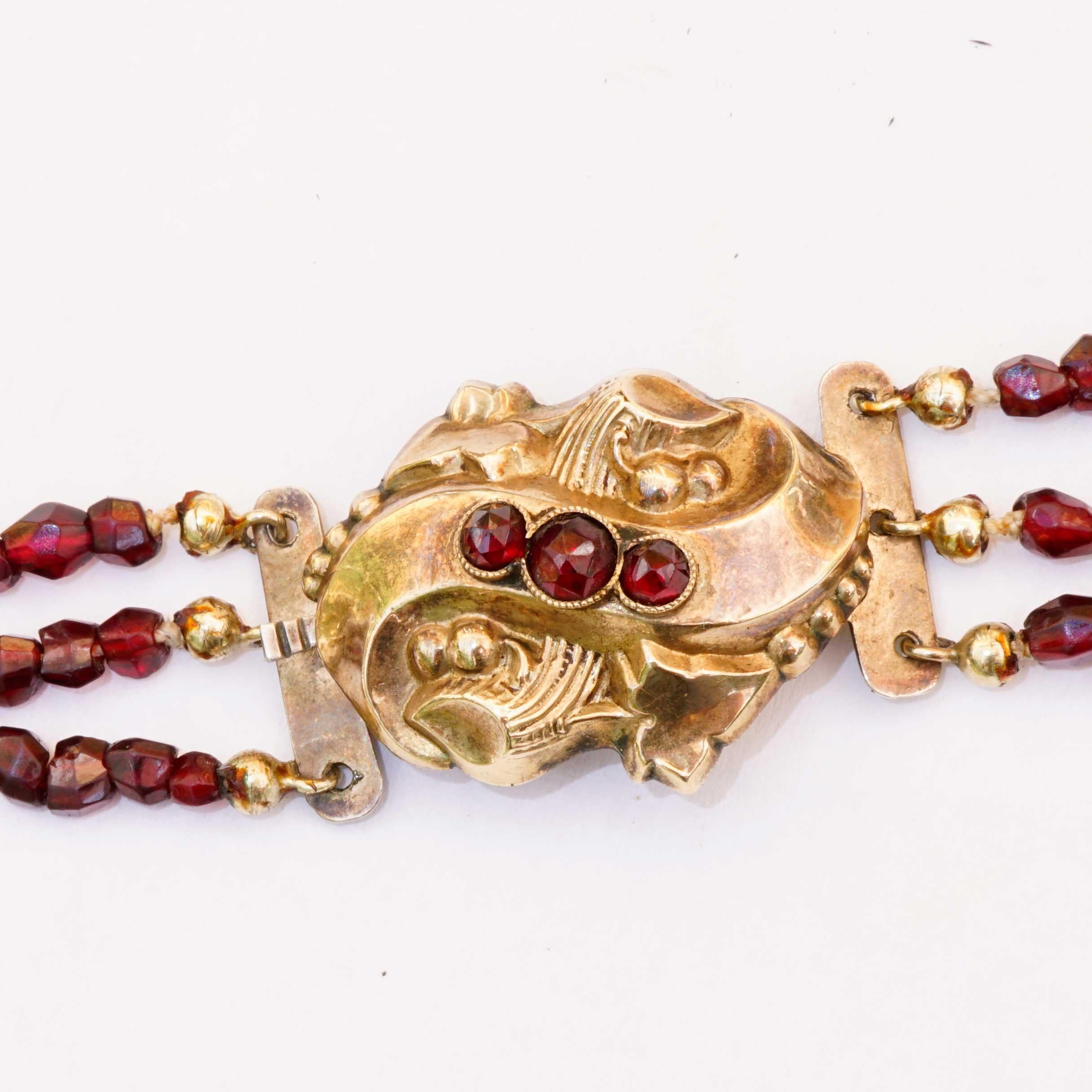 Collar bohemio de granate  1850-1900 Tombak República Checa Piedras de carbunclo en venta 4