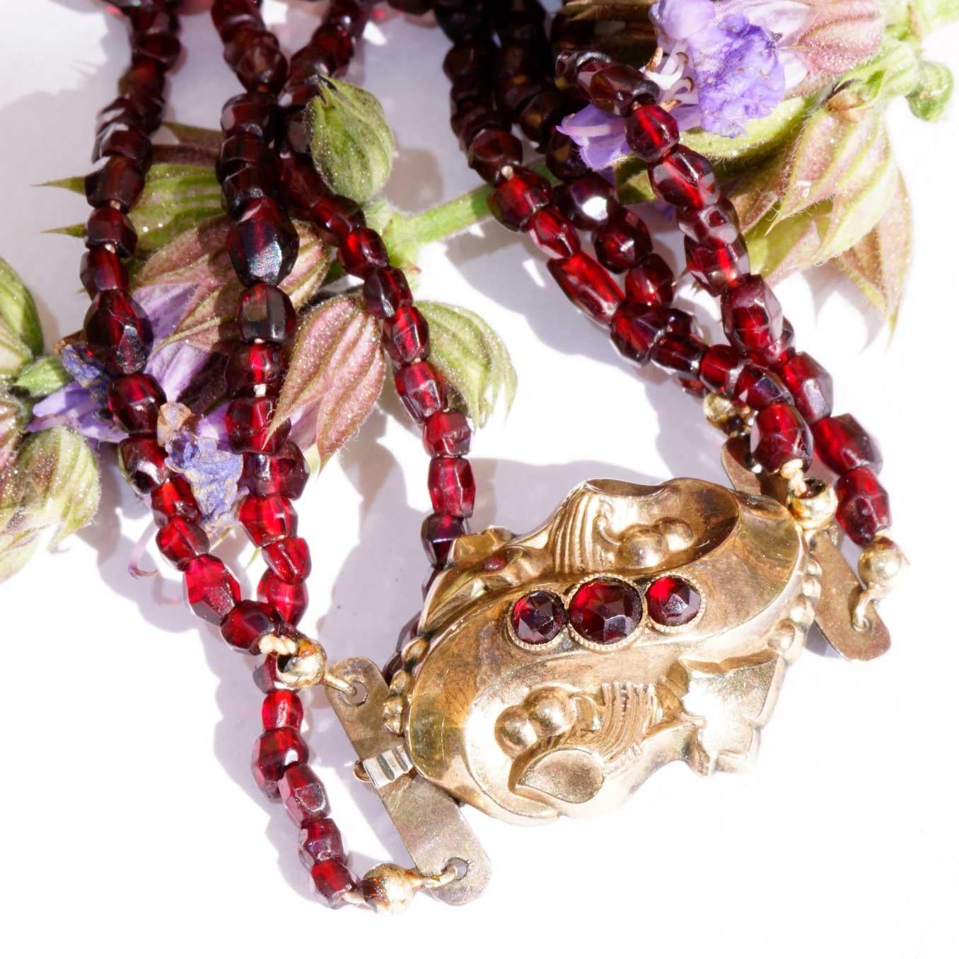 Collar bohemio de granate  1850-1900 Tombak República Checa Piedras de carbunclo en Bueno estado para la venta en Viena, Viena