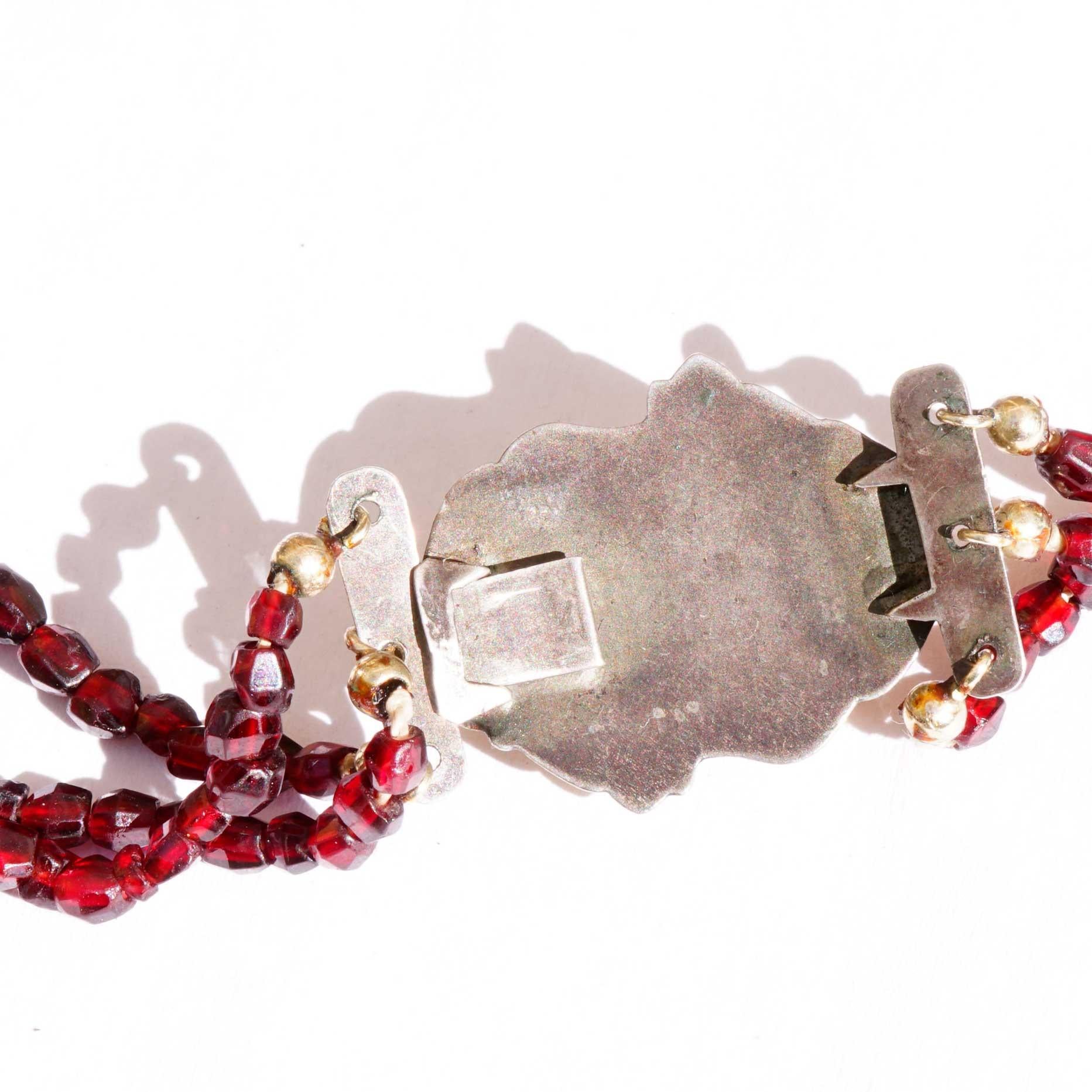 Femenino o masculino Collar bohemio de granate  1850-1900 Tombak República Checa Piedras de carbunclo en venta